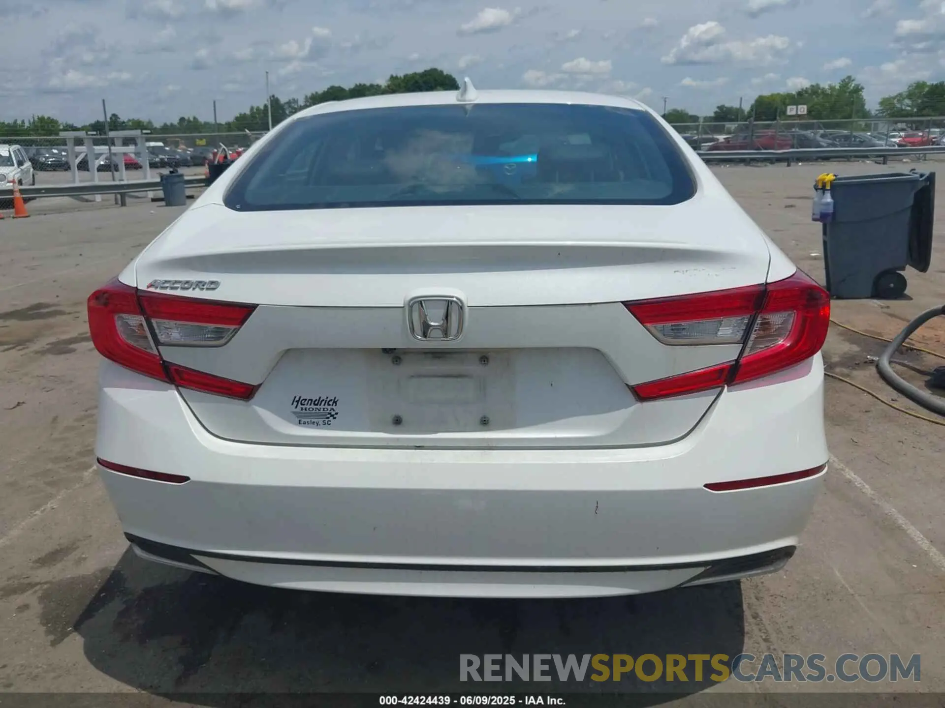 16 Photograph of a damaged car 1HGCV1F57KA004052 HONDA ACCORD 2019