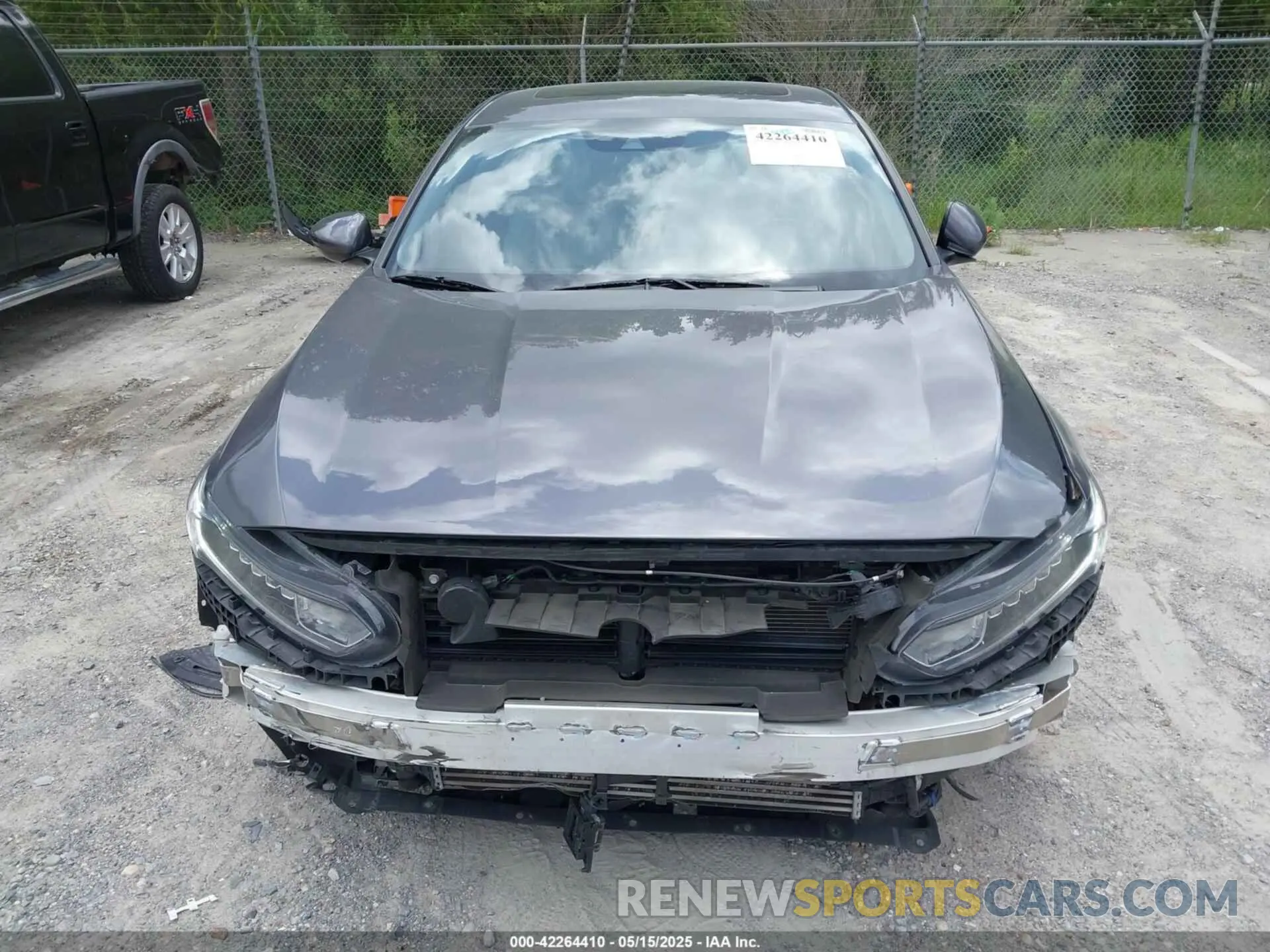 6 Photograph of a damaged car 1HGCV1F57KA075820 HONDA ACCORD 2019