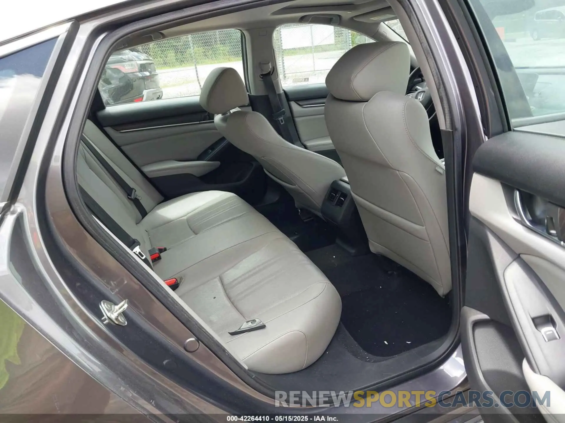 8 Photograph of a damaged car 1HGCV1F57KA075820 HONDA ACCORD 2019