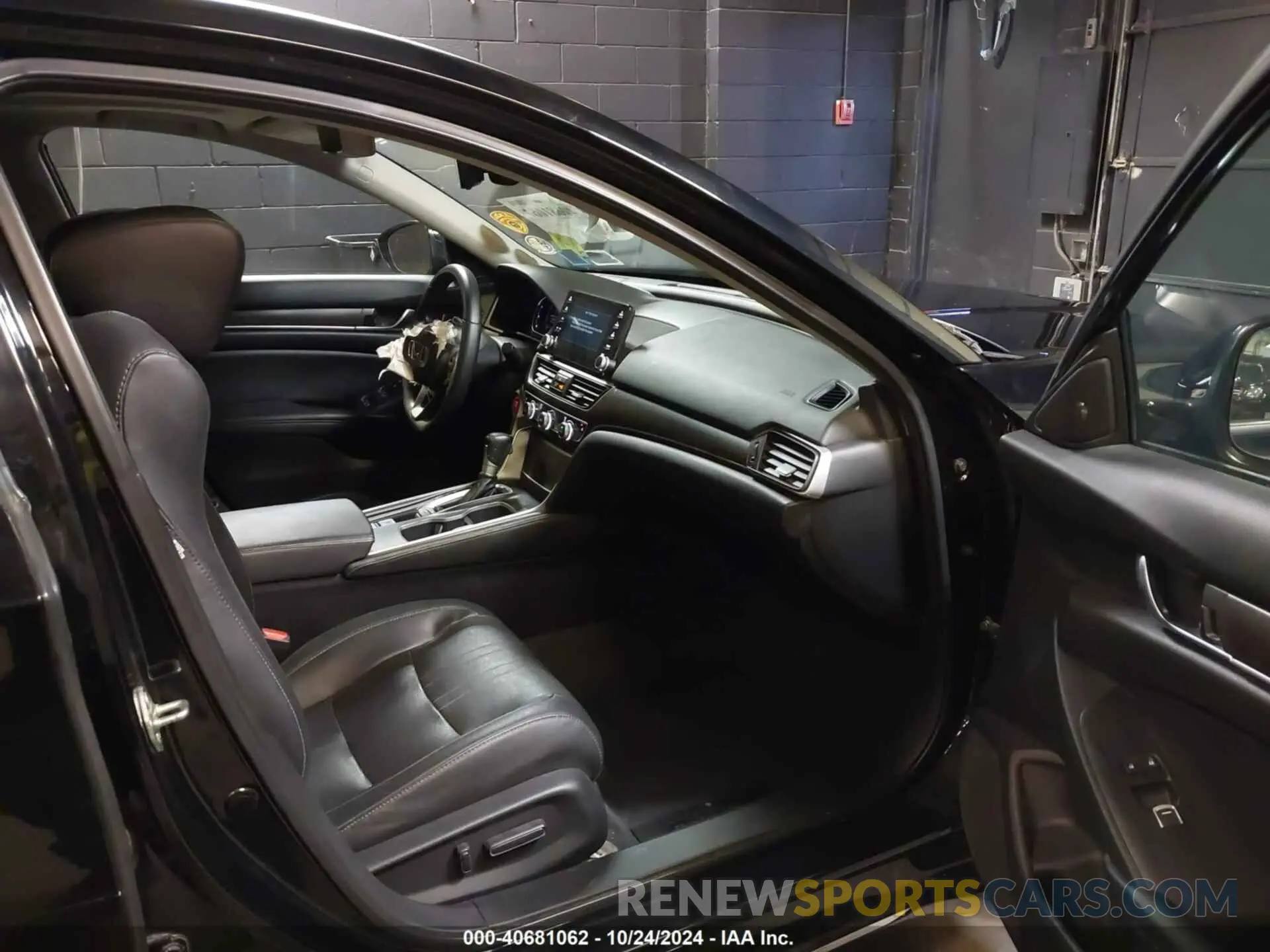 5 Photograph of a damaged car 1HGCV1F57KA107357 HONDA ACCORD 2019