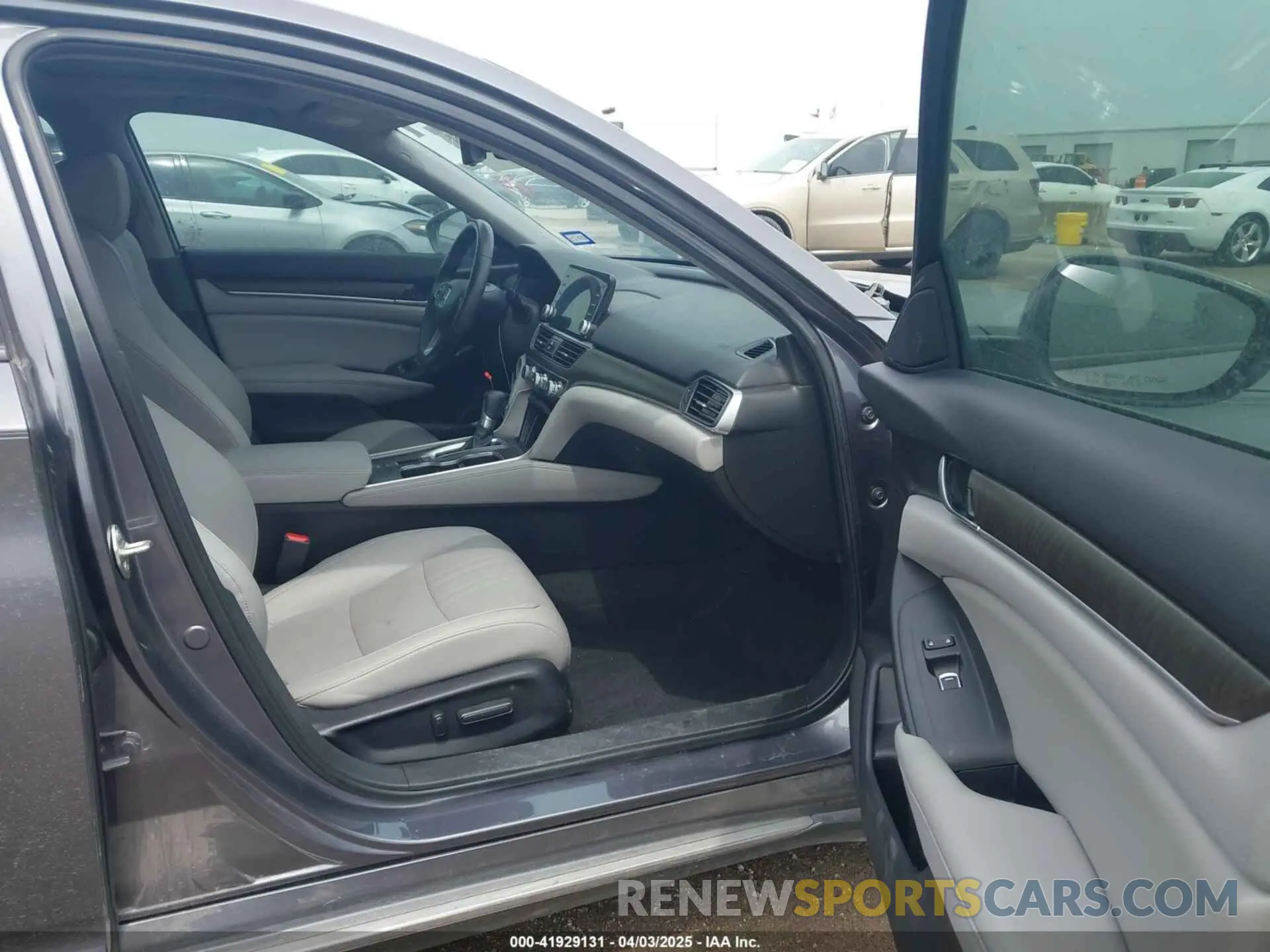 5 Photograph of a damaged car 1HGCV1F57KA143288 HONDA ACCORD 2019