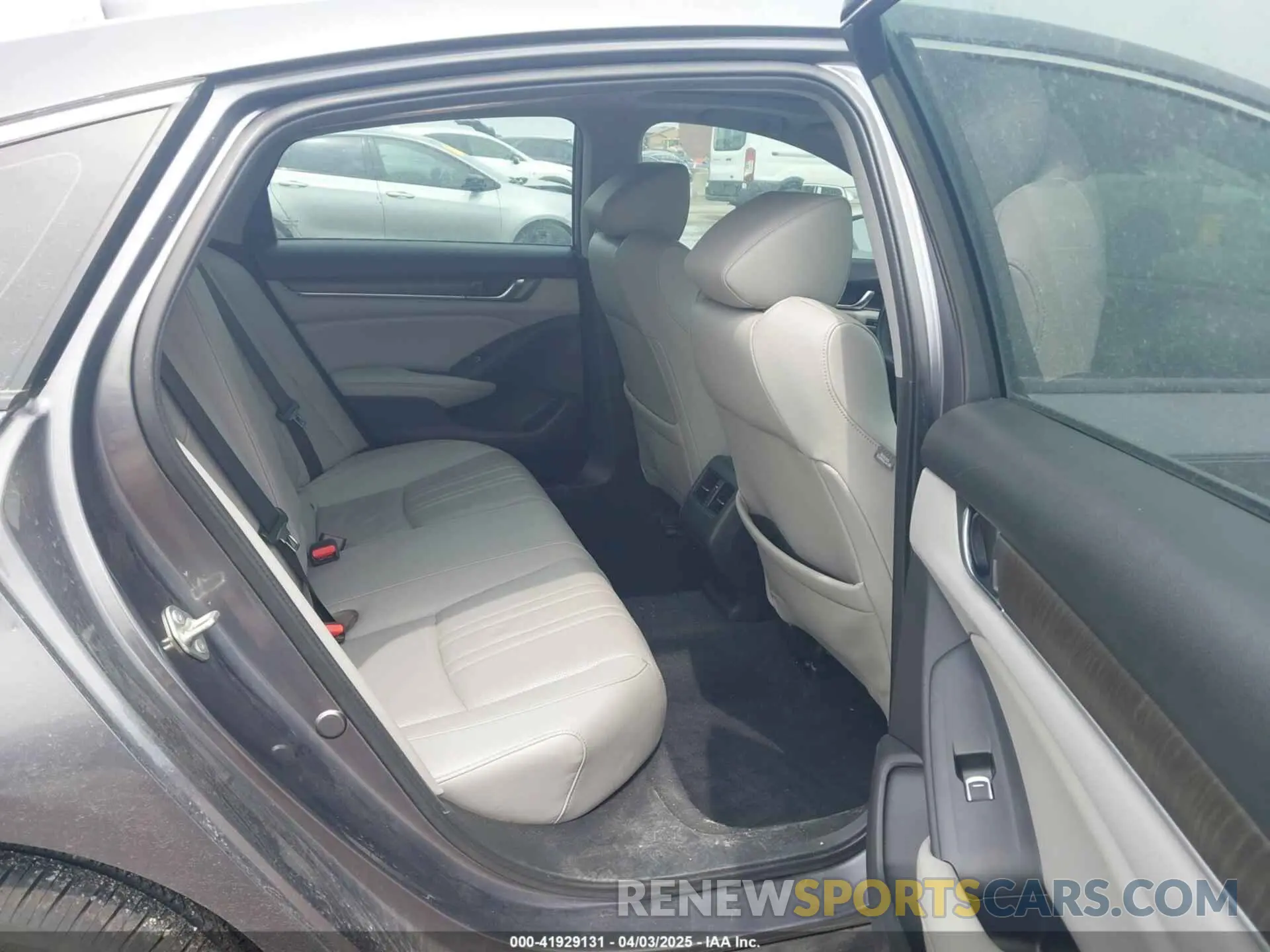 8 Photograph of a damaged car 1HGCV1F57KA143288 HONDA ACCORD 2019