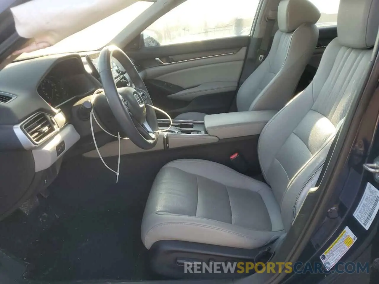 7 Photograph of a damaged car 1HGCV1F58KA165753 HONDA ACCORD 2019