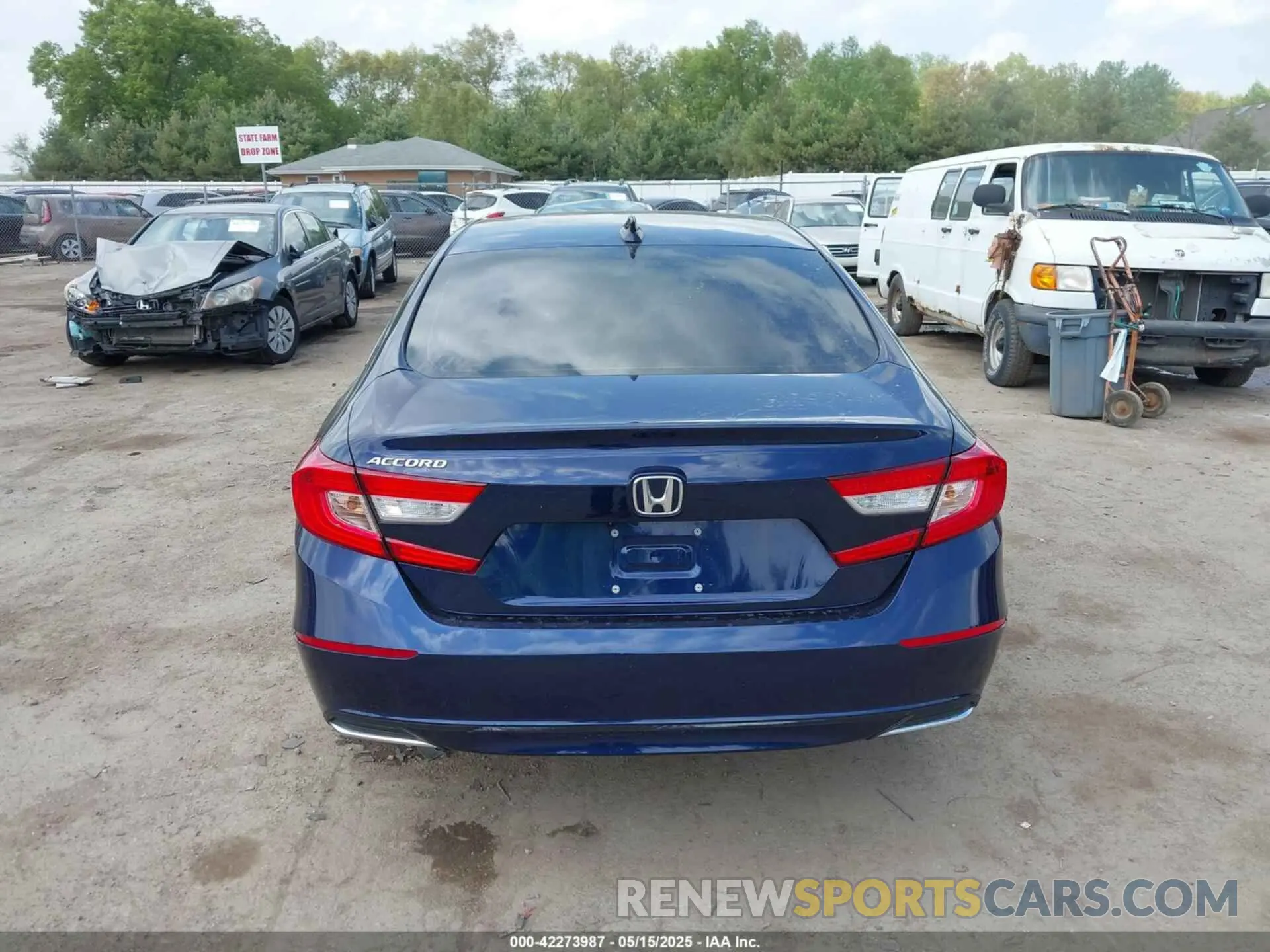 17 Photograph of a damaged car 1HGCV1F59KA013075 HONDA ACCORD 2019