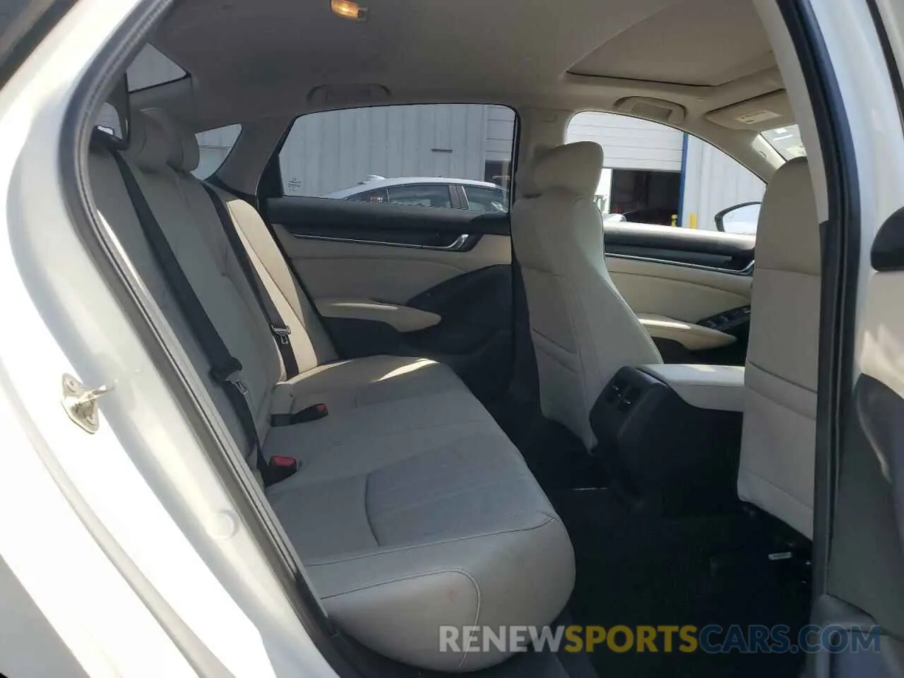 10 Photograph of a damaged car 1HGCV1F59KA135385 HONDA ACCORD 2019