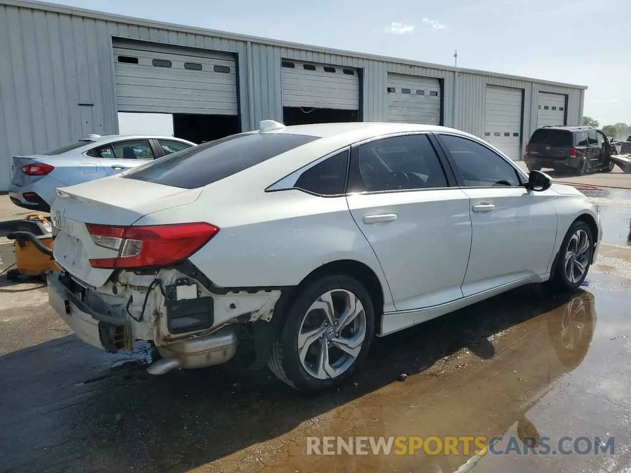 3 Photograph of a damaged car 1HGCV1F59KA135385 HONDA ACCORD 2019