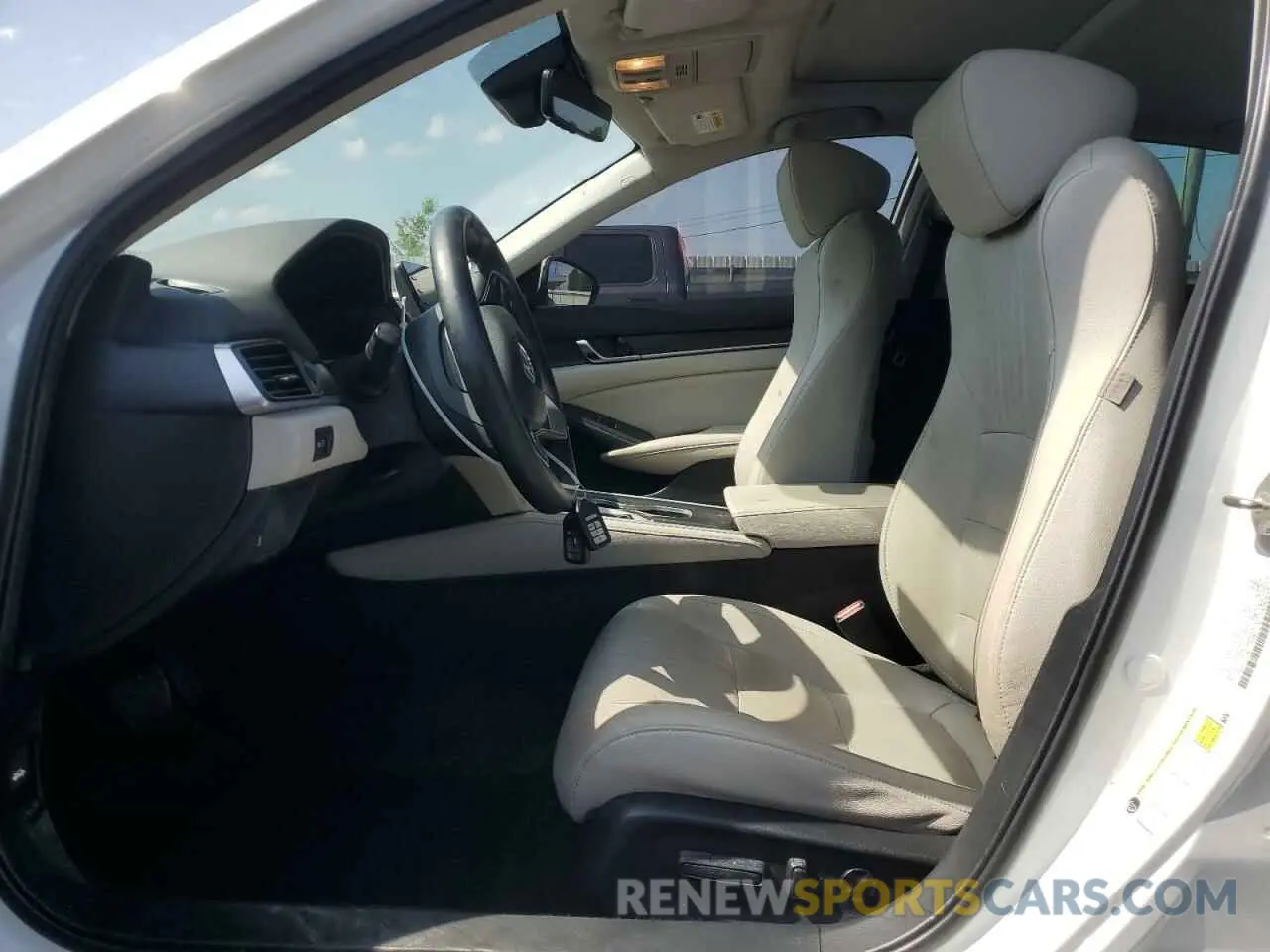 7 Photograph of a damaged car 1HGCV1F59KA135385 HONDA ACCORD 2019
