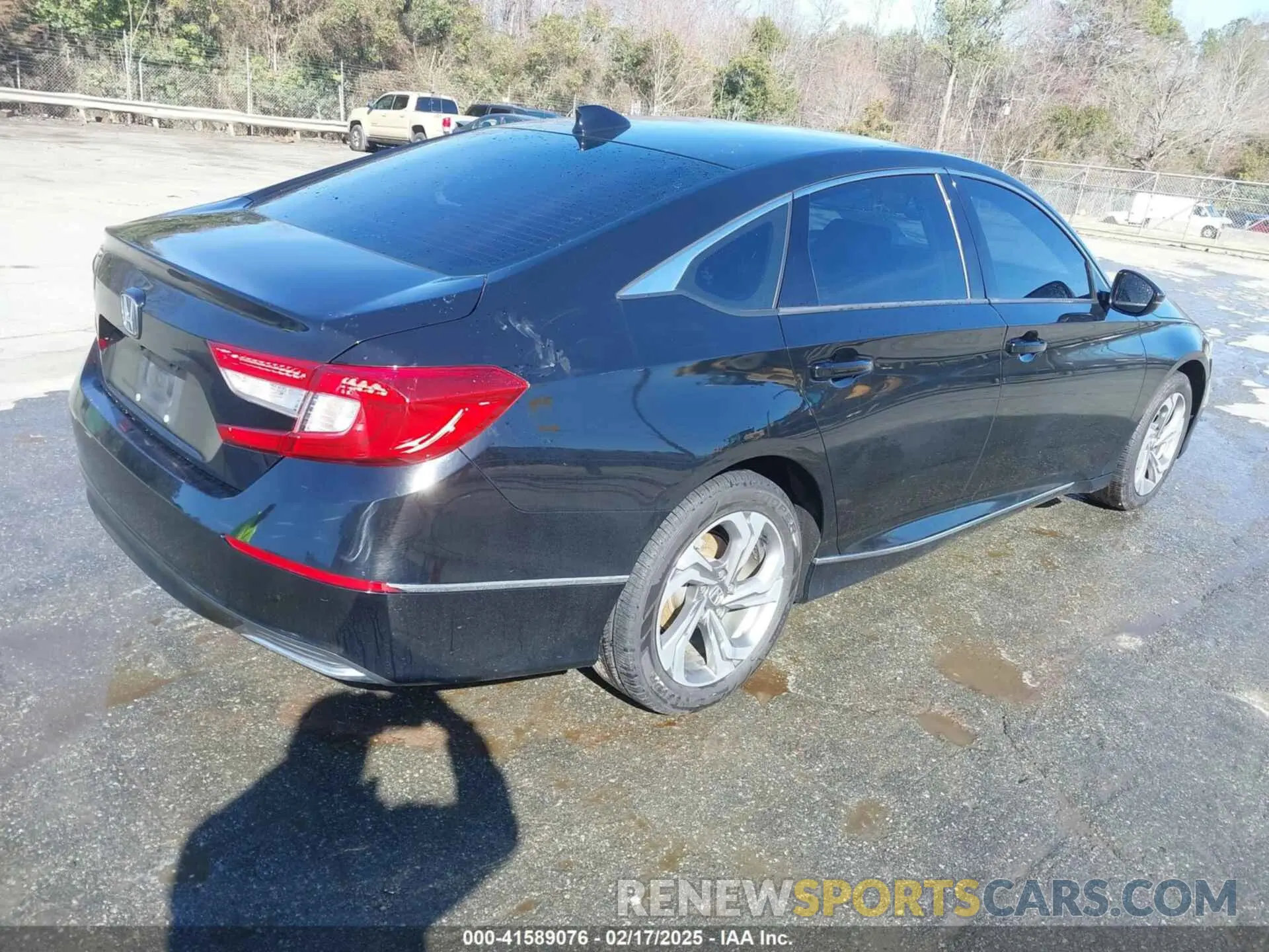 4 Photograph of a damaged car 1HGCV1F59KA136617 HONDA ACCORD 2019