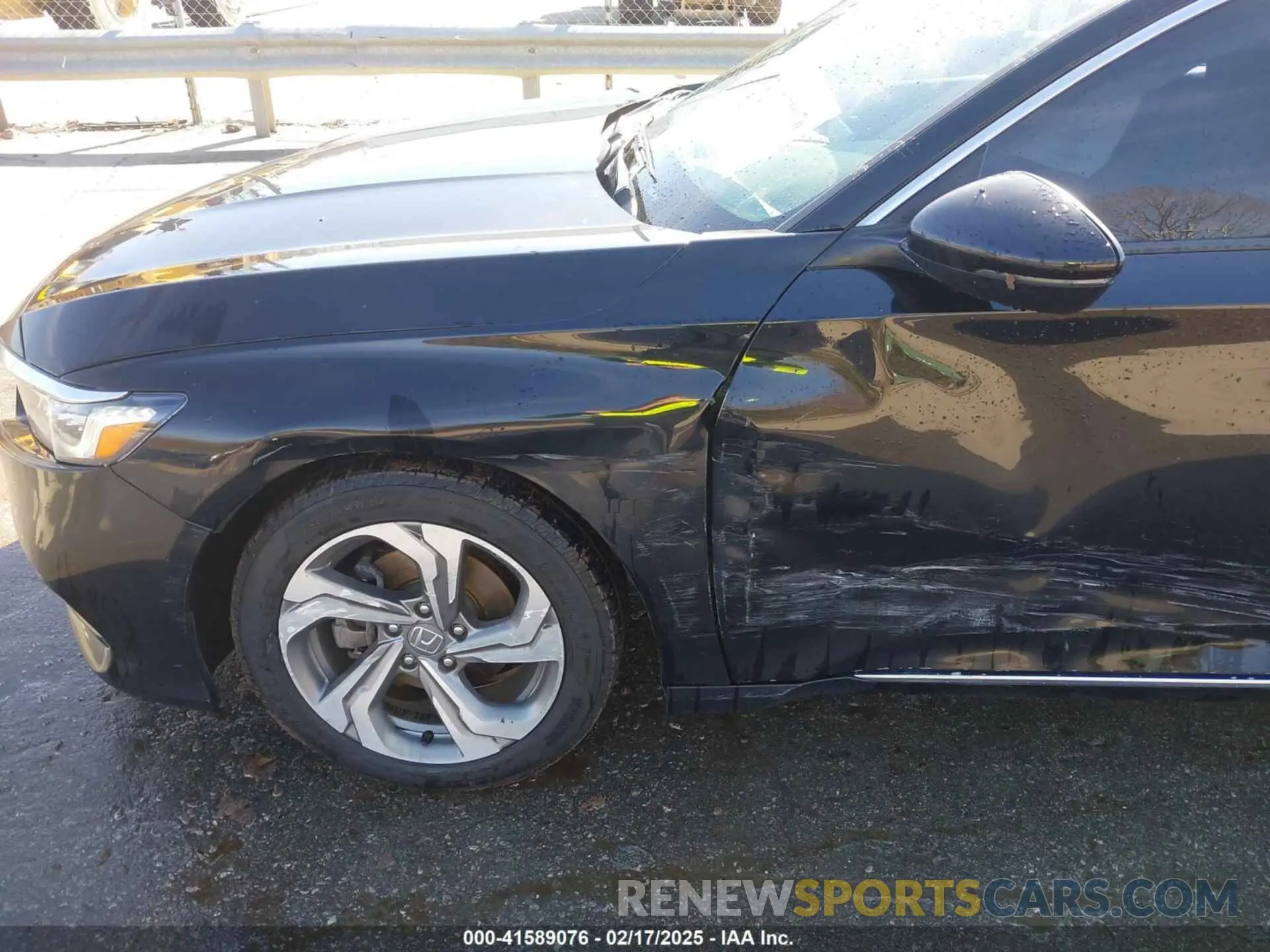 6 Photograph of a damaged car 1HGCV1F59KA136617 HONDA ACCORD 2019