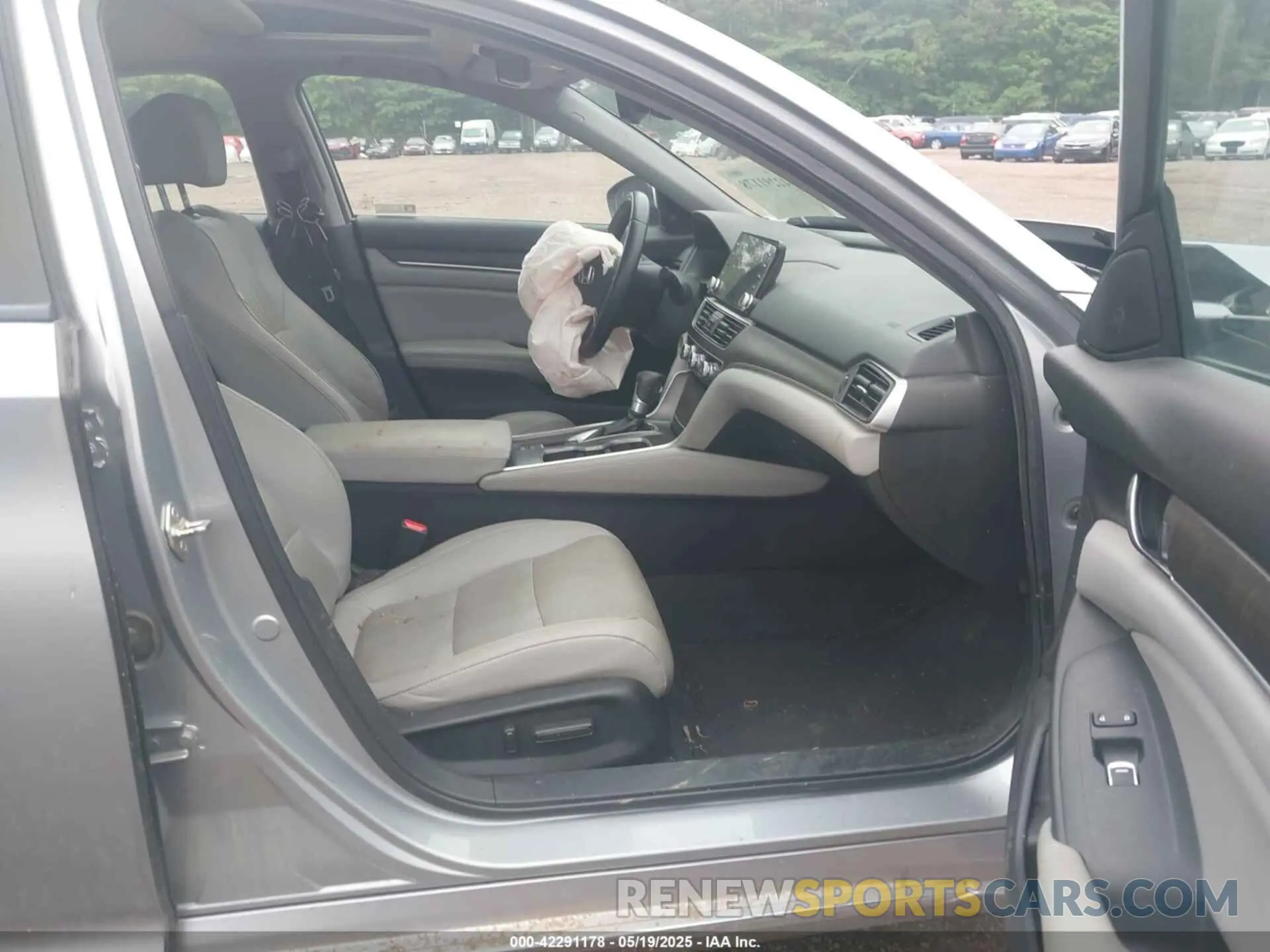 5 Photograph of a damaged car 1HGCV1F5XKA074953 HONDA ACCORD 2019