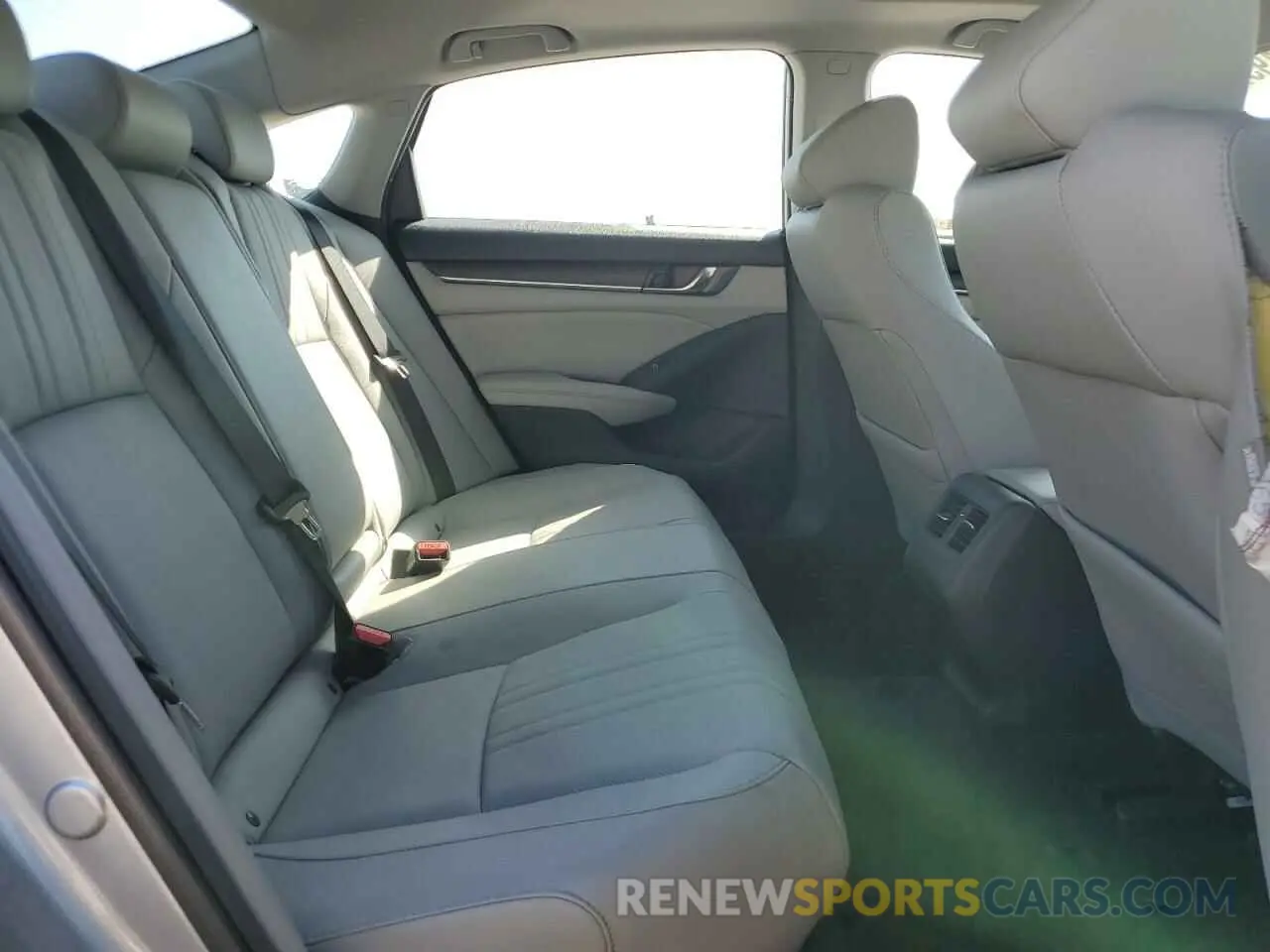 10 Photograph of a damaged car 1HGCV1F5XKA133855 HONDA ACCORD 2019