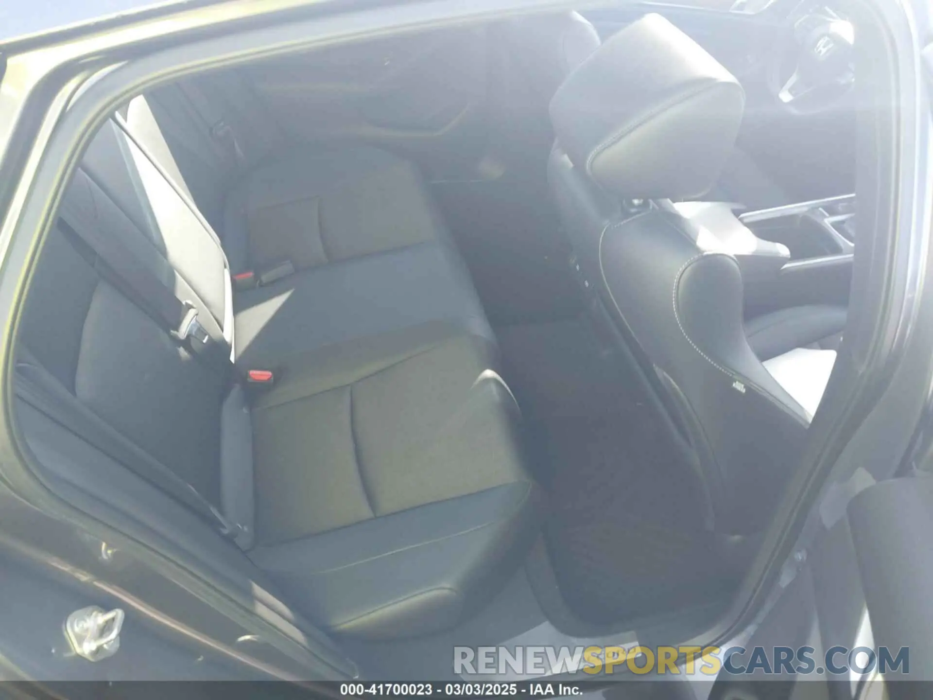 8 Photograph of a damaged car 1HGCV2E31KA009723 HONDA ACCORD 2019