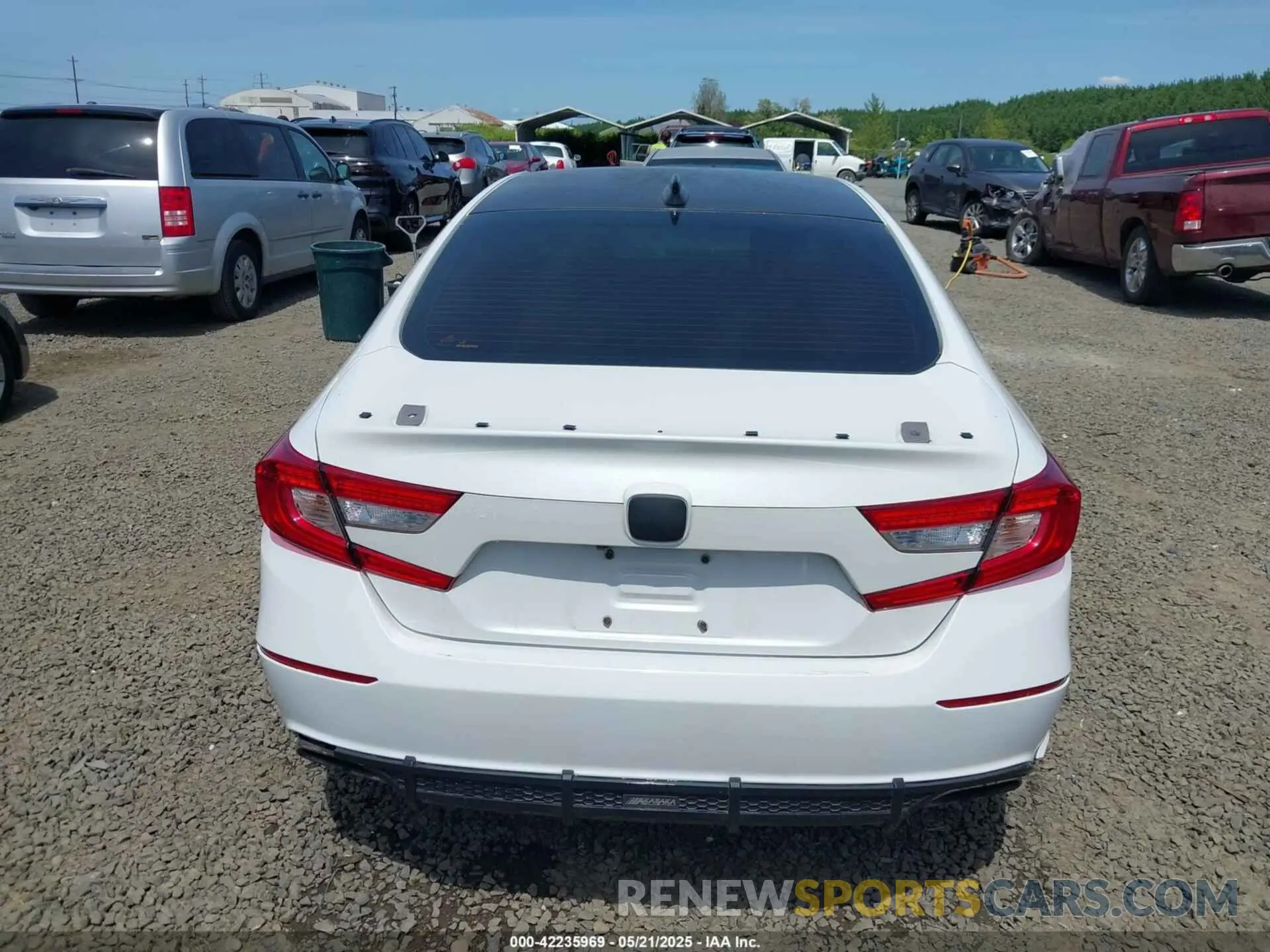 16 Photograph of a damaged car 1HGCV2E31KA019605 HONDA ACCORD 2019