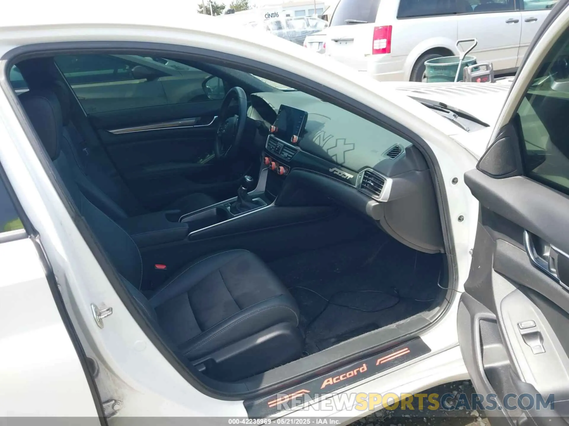 5 Photograph of a damaged car 1HGCV2E31KA019605 HONDA ACCORD 2019