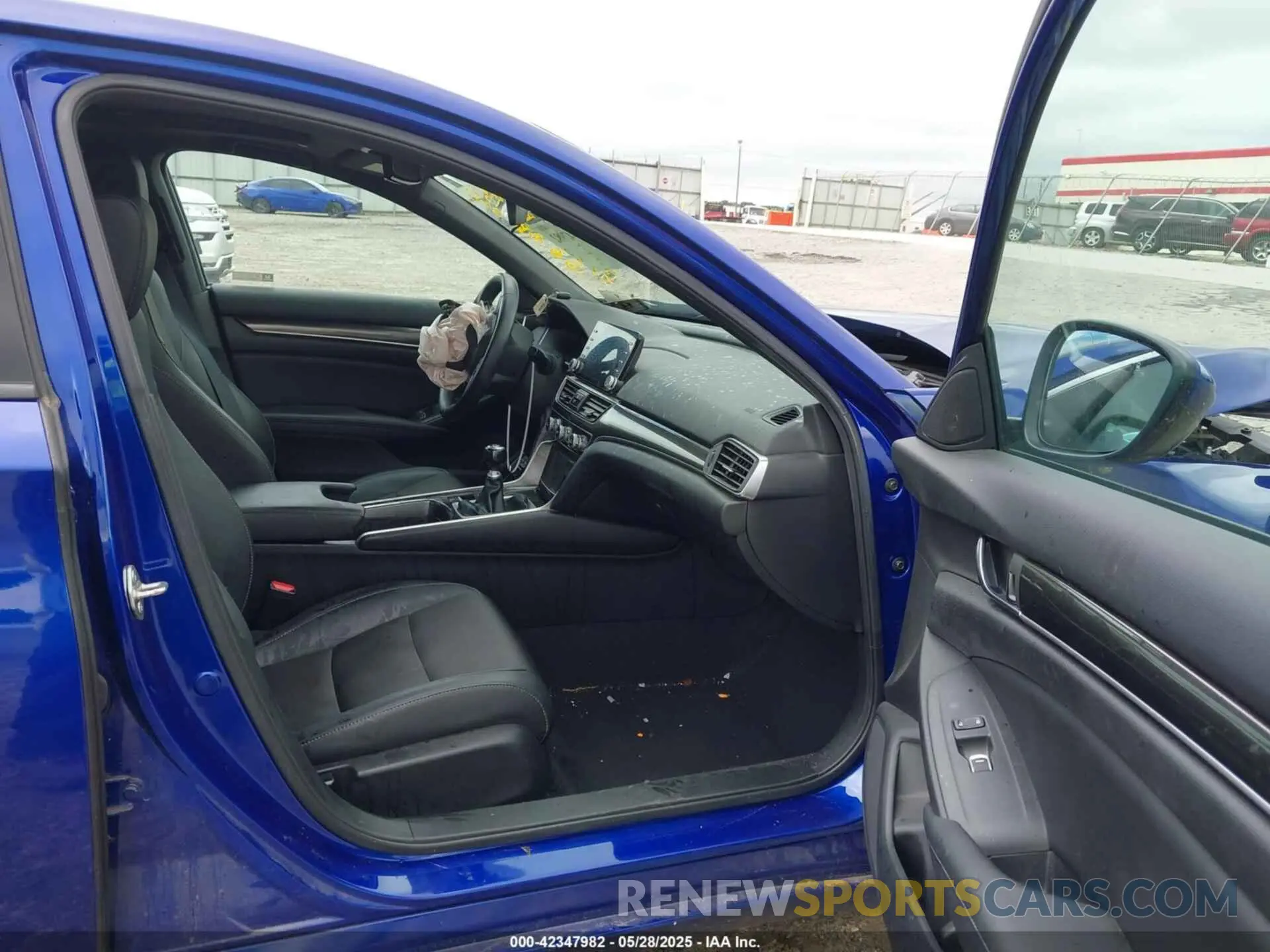 5 Photograph of a damaged car 1HGCV2E37KA013730 HONDA ACCORD 2019