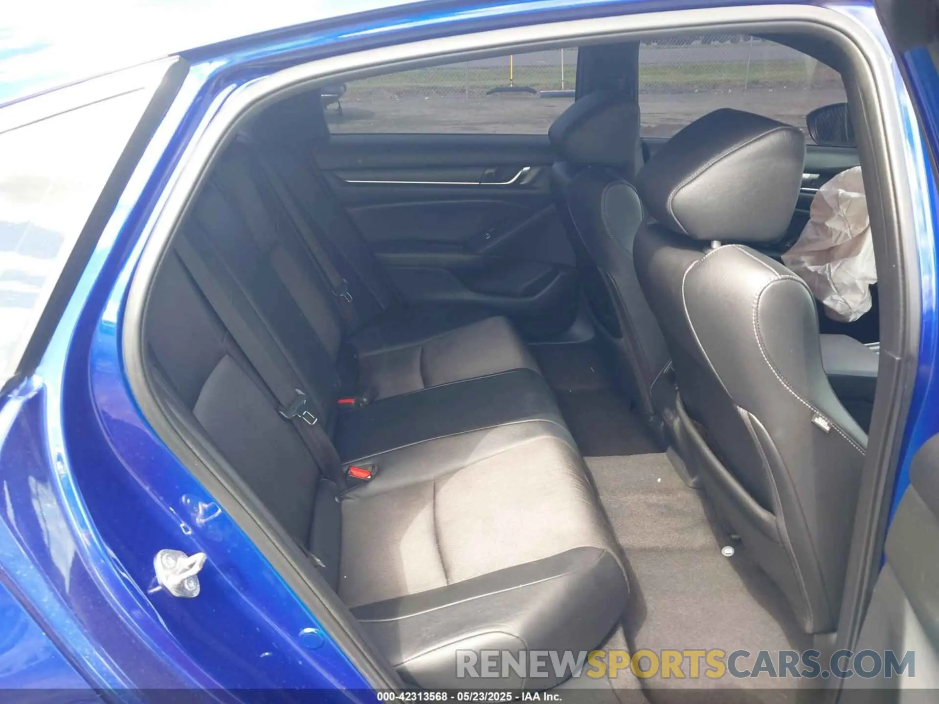 8 Photograph of a damaged car 1HGCV2F30KA008643 HONDA ACCORD 2019