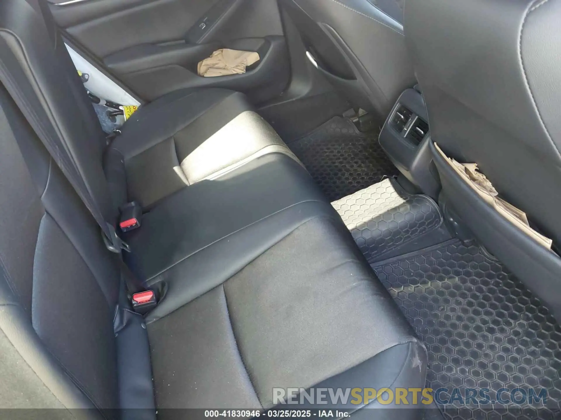 8 Photograph of a damaged car 1HGCV2F30KA012692 HONDA ACCORD 2019