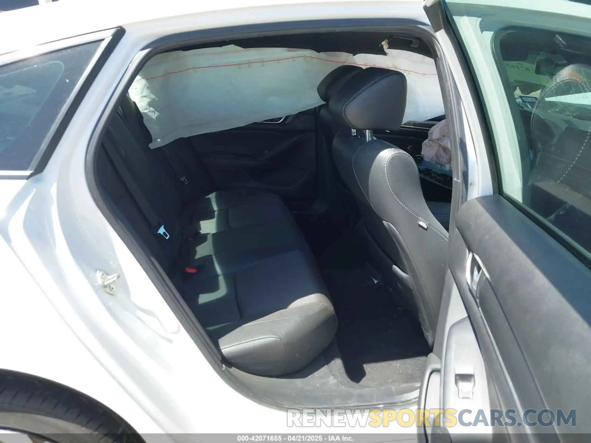 8 Photograph of a damaged car 1HGCV2F30KA016435 HONDA ACCORD 2019