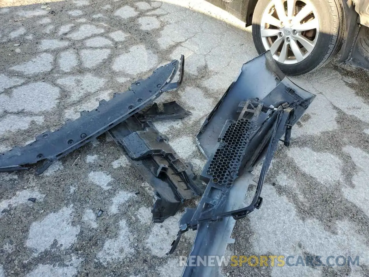 12 Photograph of a damaged car 1HGCV2F30KA025376 HONDA ACCORD 2019