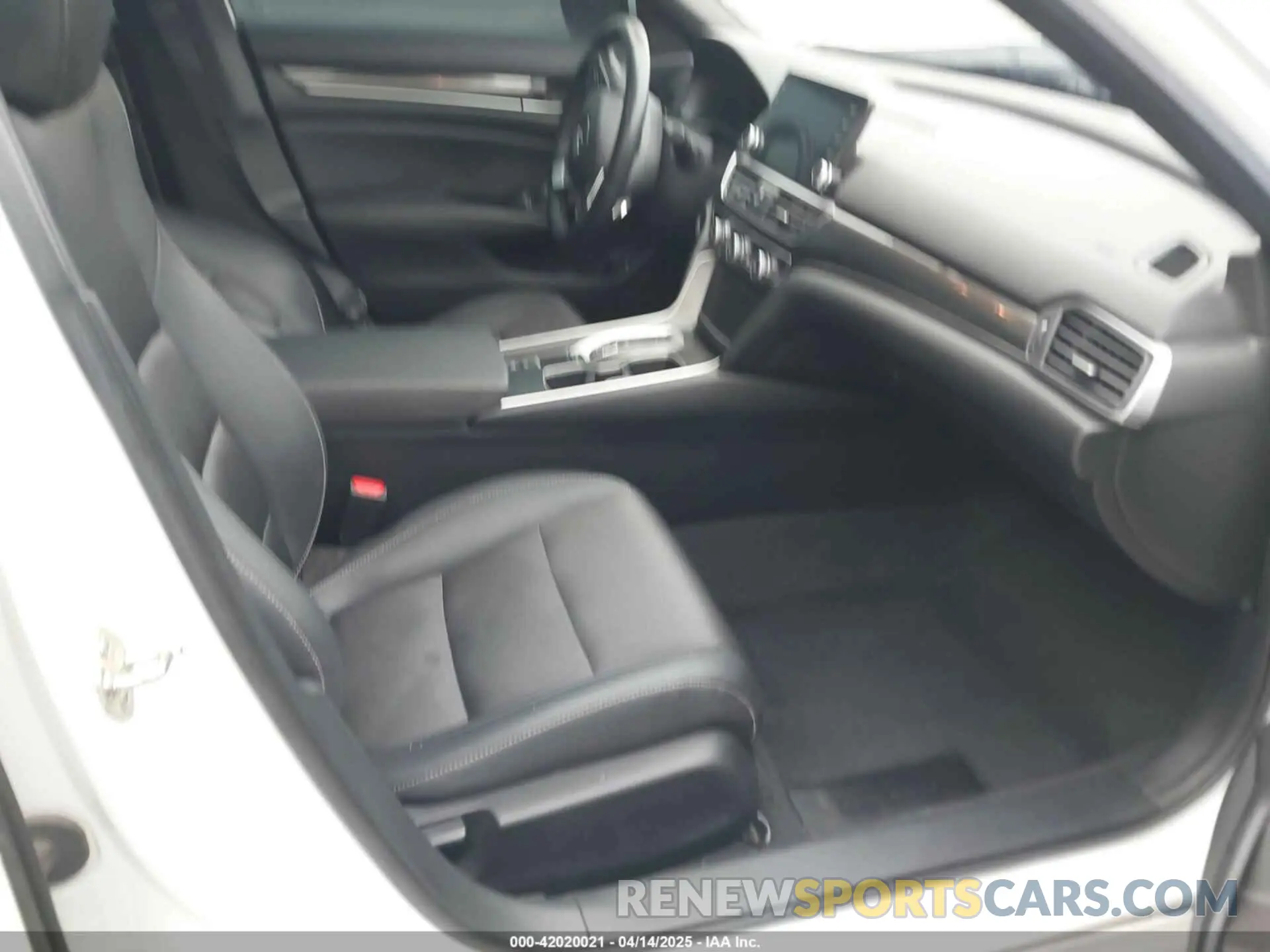 5 Photograph of a damaged car 1HGCV2F31KA015178 HONDA ACCORD 2019