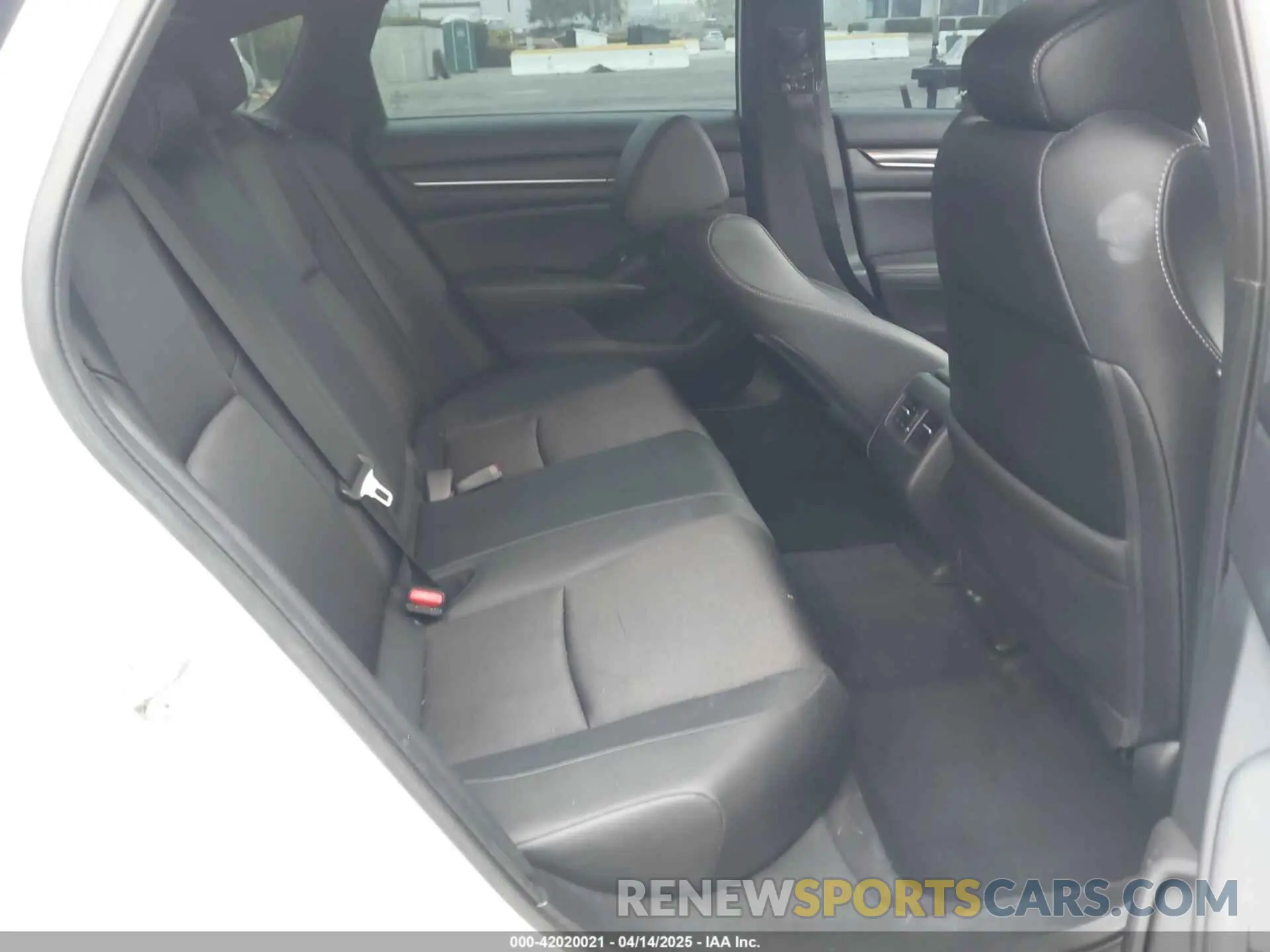 8 Photograph of a damaged car 1HGCV2F31KA015178 HONDA ACCORD 2019