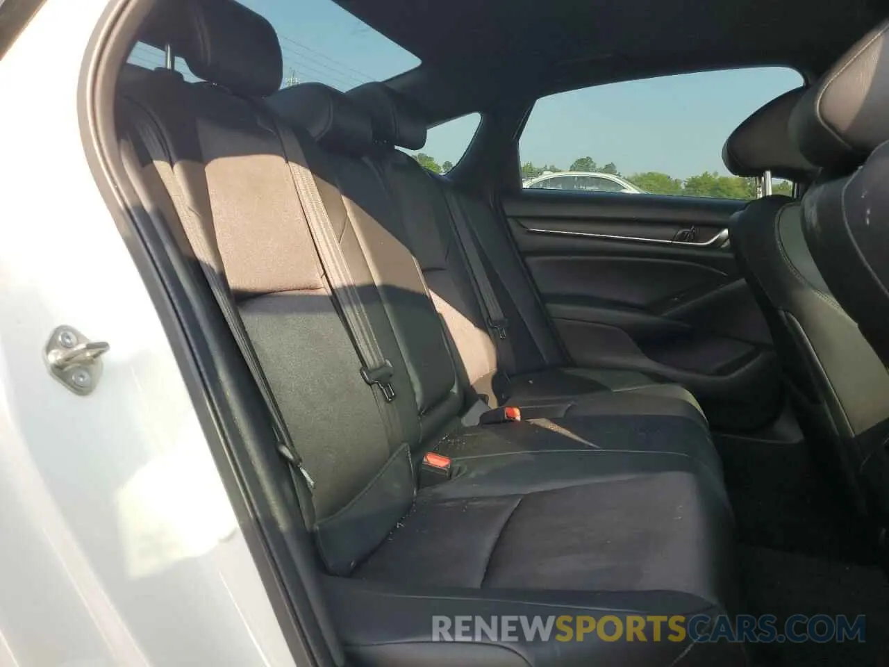10 Photograph of a damaged car 1HGCV2F31KA034619 HONDA ACCORD 2019