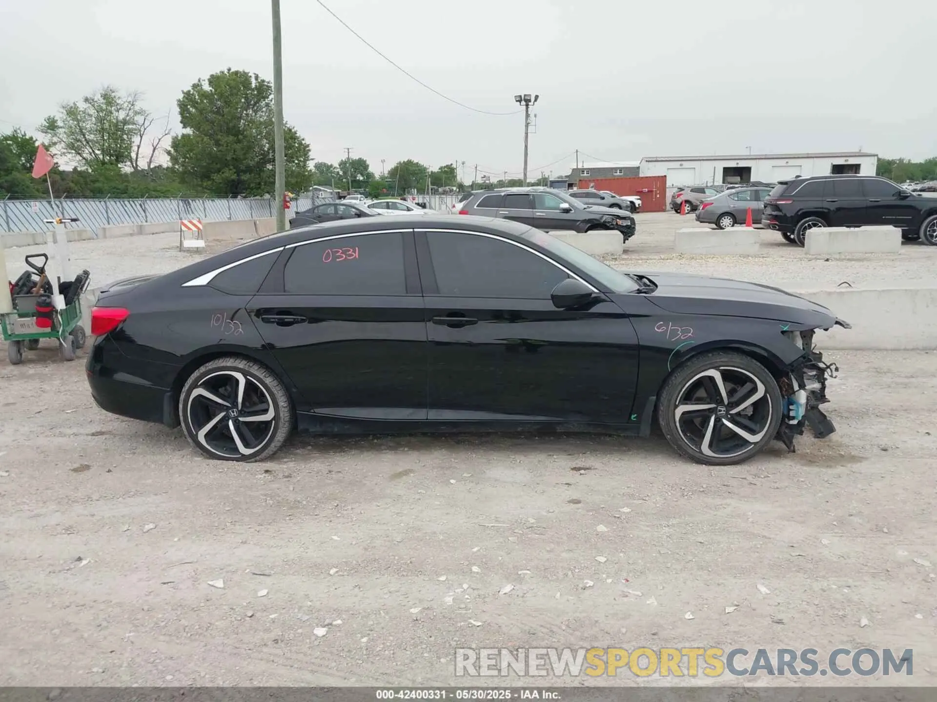 13 Photograph of a damaged car 1HGCV2F32KA004612 HONDA ACCORD 2019