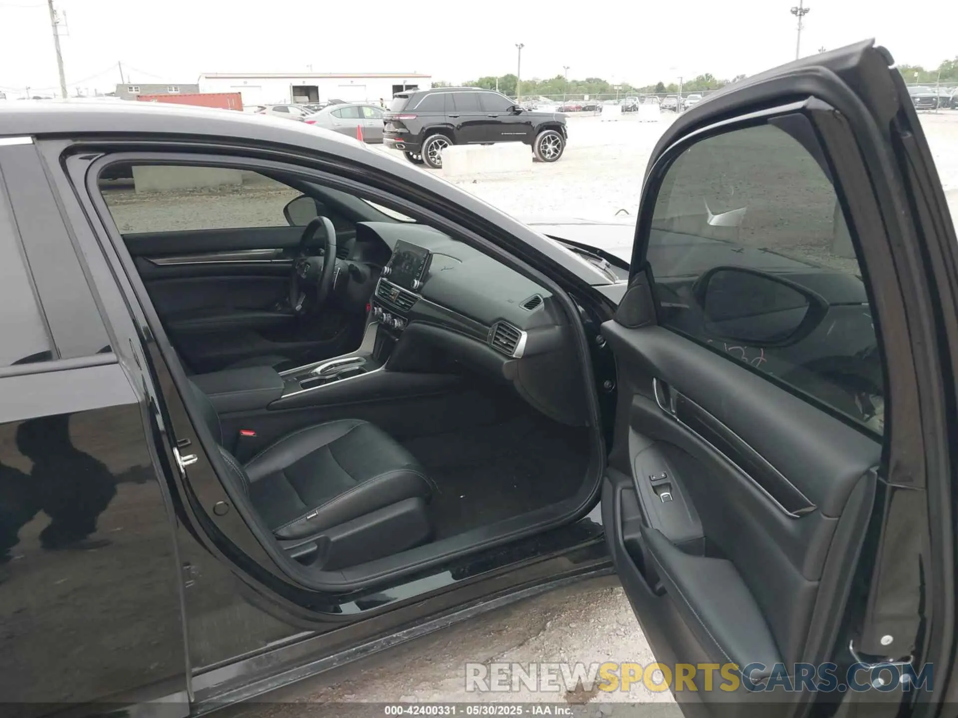 5 Photograph of a damaged car 1HGCV2F32KA004612 HONDA ACCORD 2019