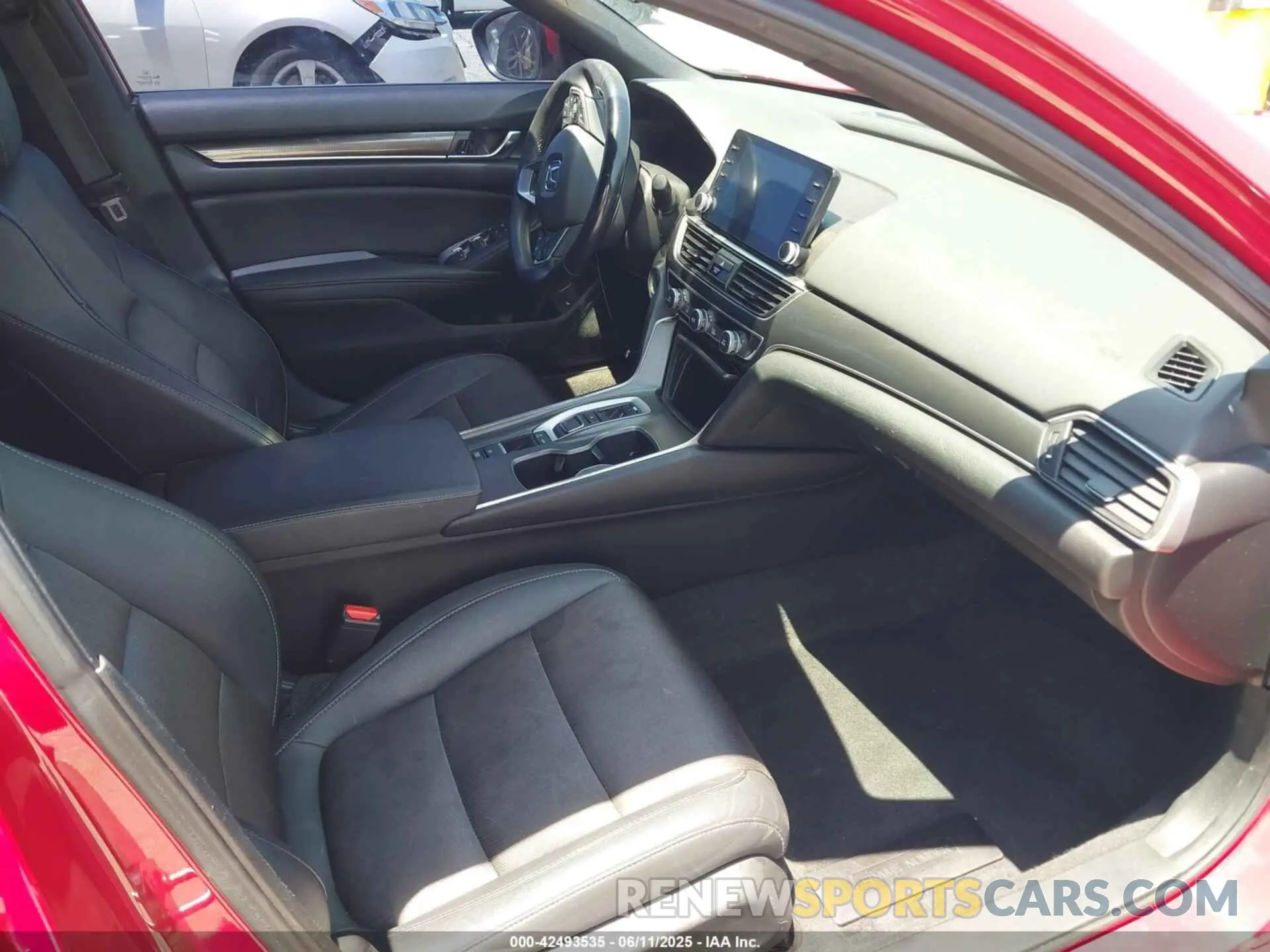 5 Photograph of a damaged car 1HGCV2F32KA013567 HONDA ACCORD 2019
