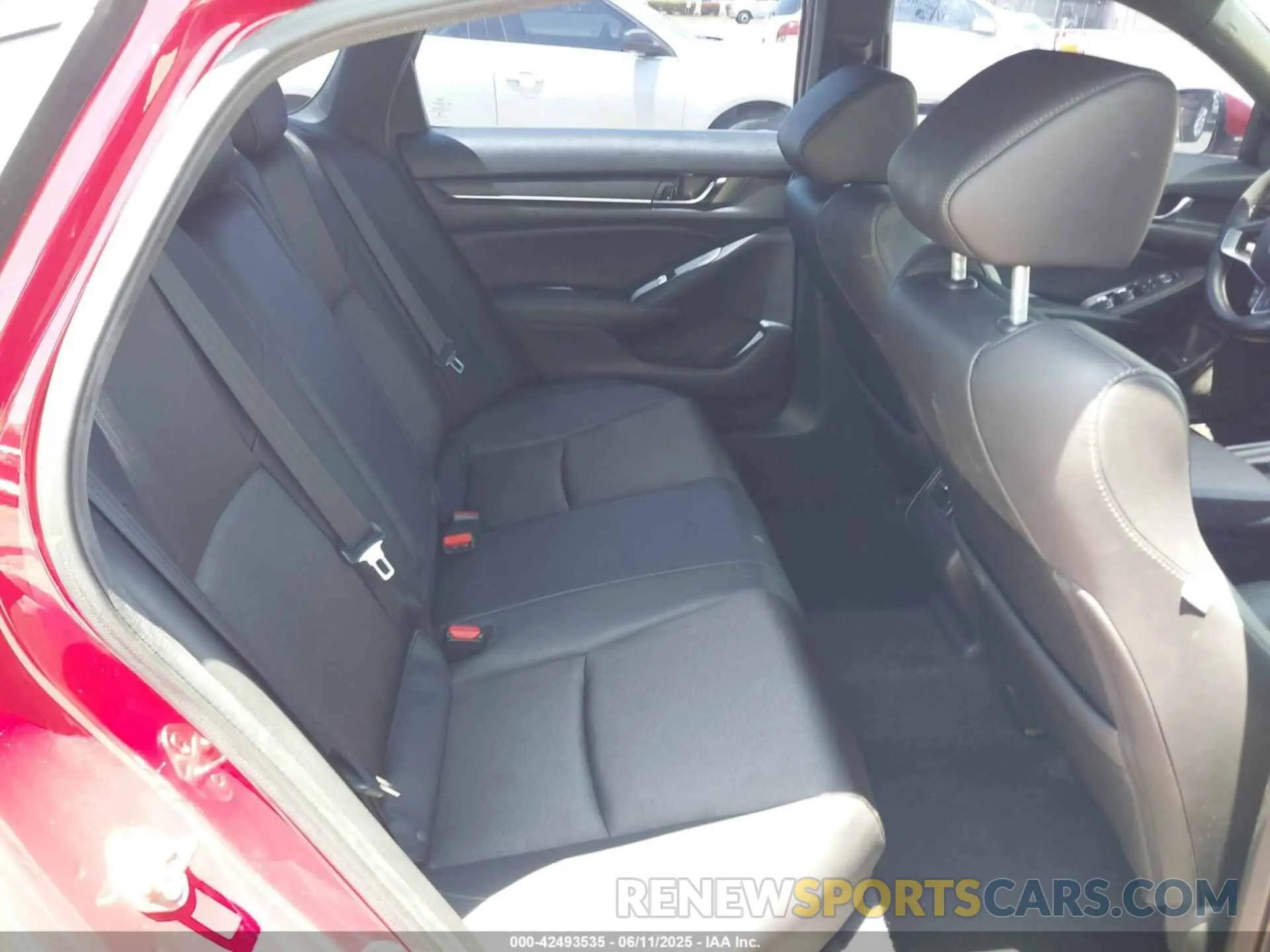 8 Photograph of a damaged car 1HGCV2F32KA013567 HONDA ACCORD 2019