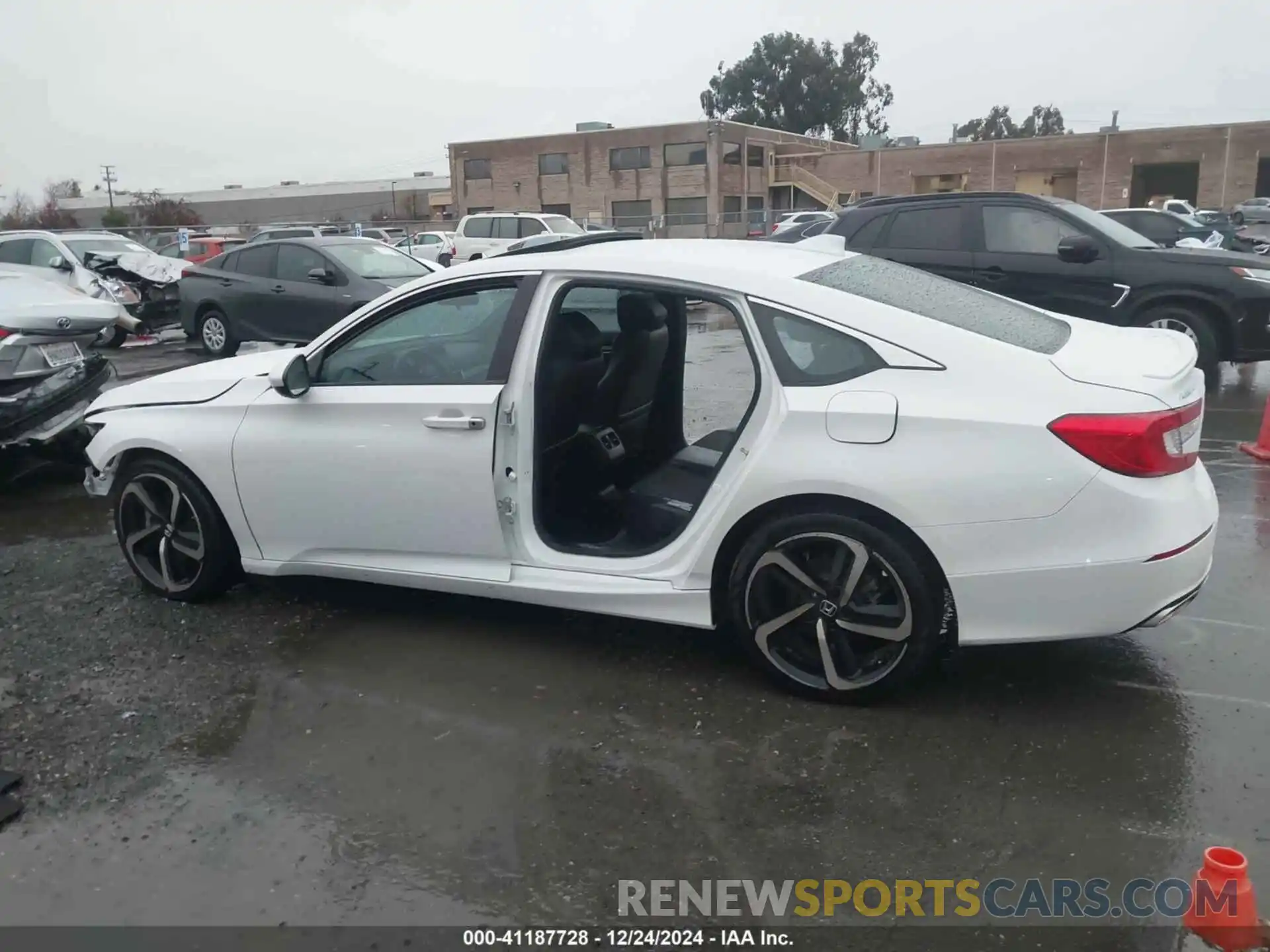 14 Photograph of a damaged car 1HGCV2F32KA016615 HONDA ACCORD 2019