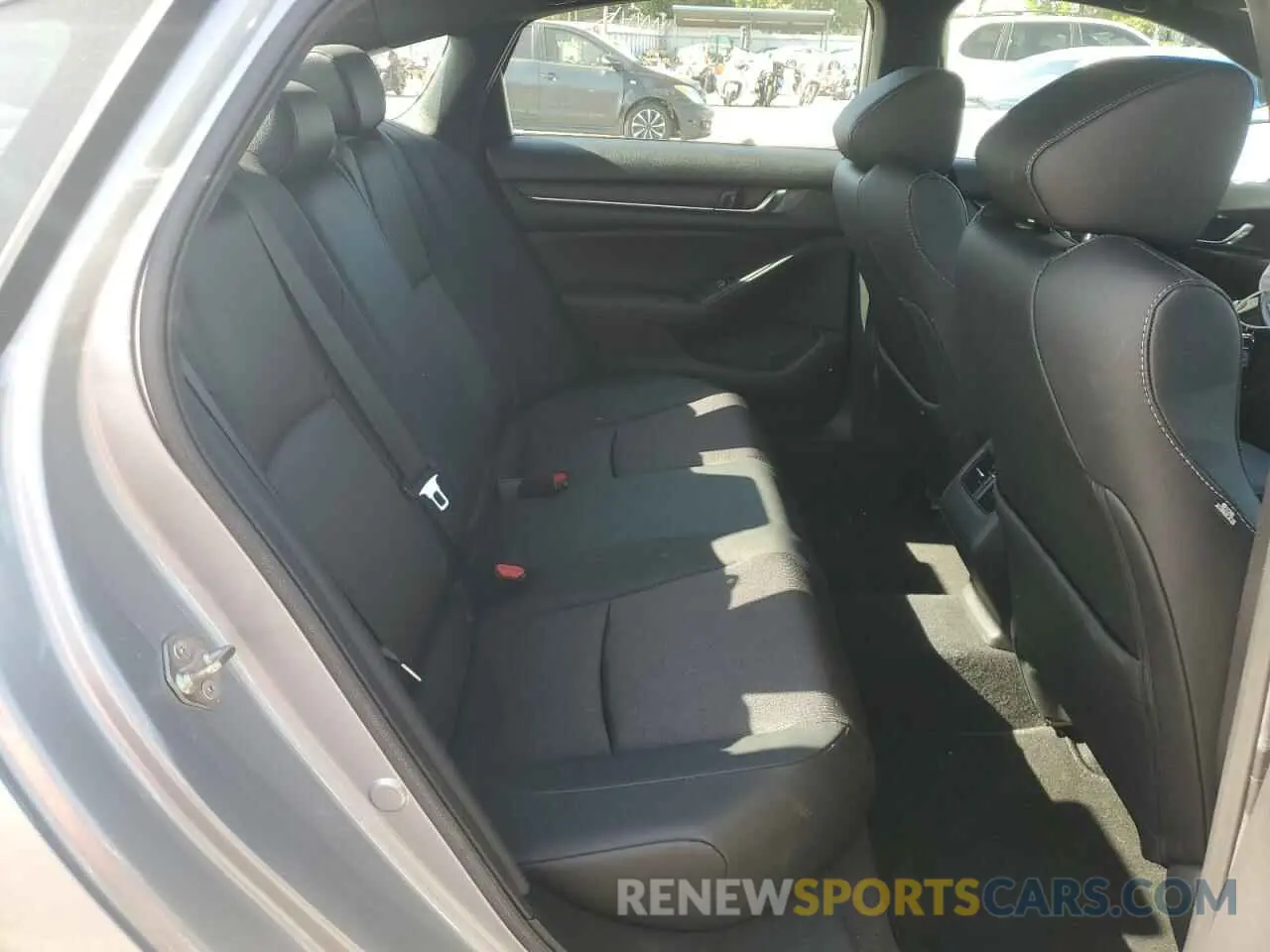10 Photograph of a damaged car 1HGCV2F32KA036525 HONDA ACCORD 2019
