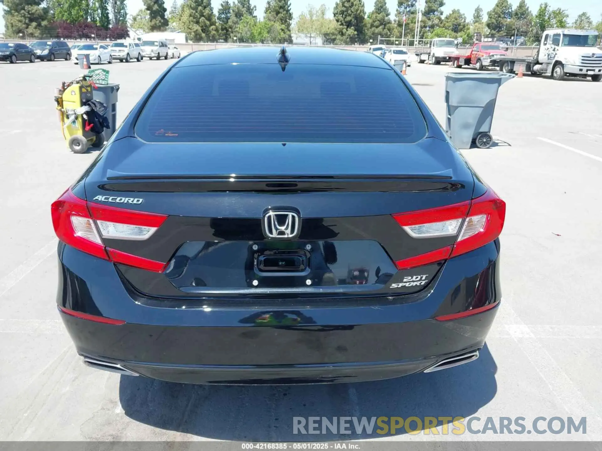 15 Photograph of a damaged car 1HGCV2F34KA000951 HONDA ACCORD 2019