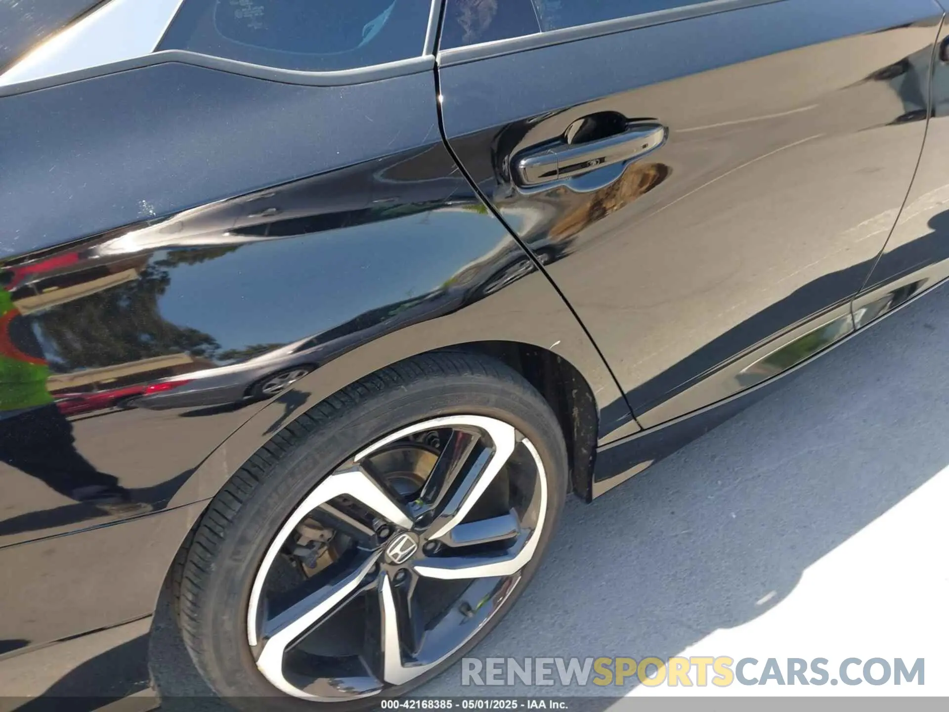 6 Photograph of a damaged car 1HGCV2F34KA000951 HONDA ACCORD 2019
