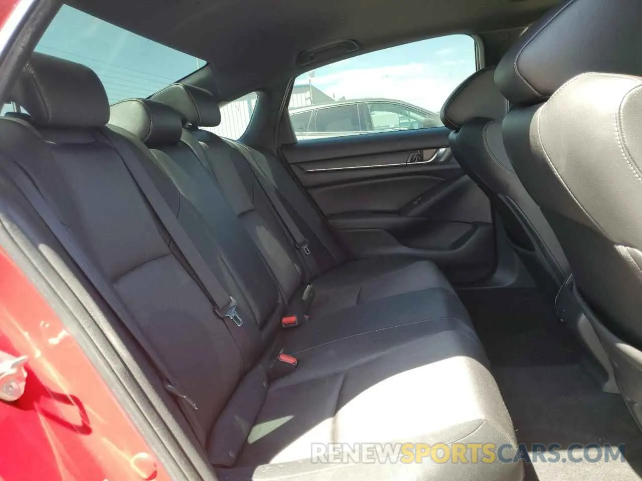10 Photograph of a damaged car 1HGCV2F34KA004983 HONDA ACCORD 2019