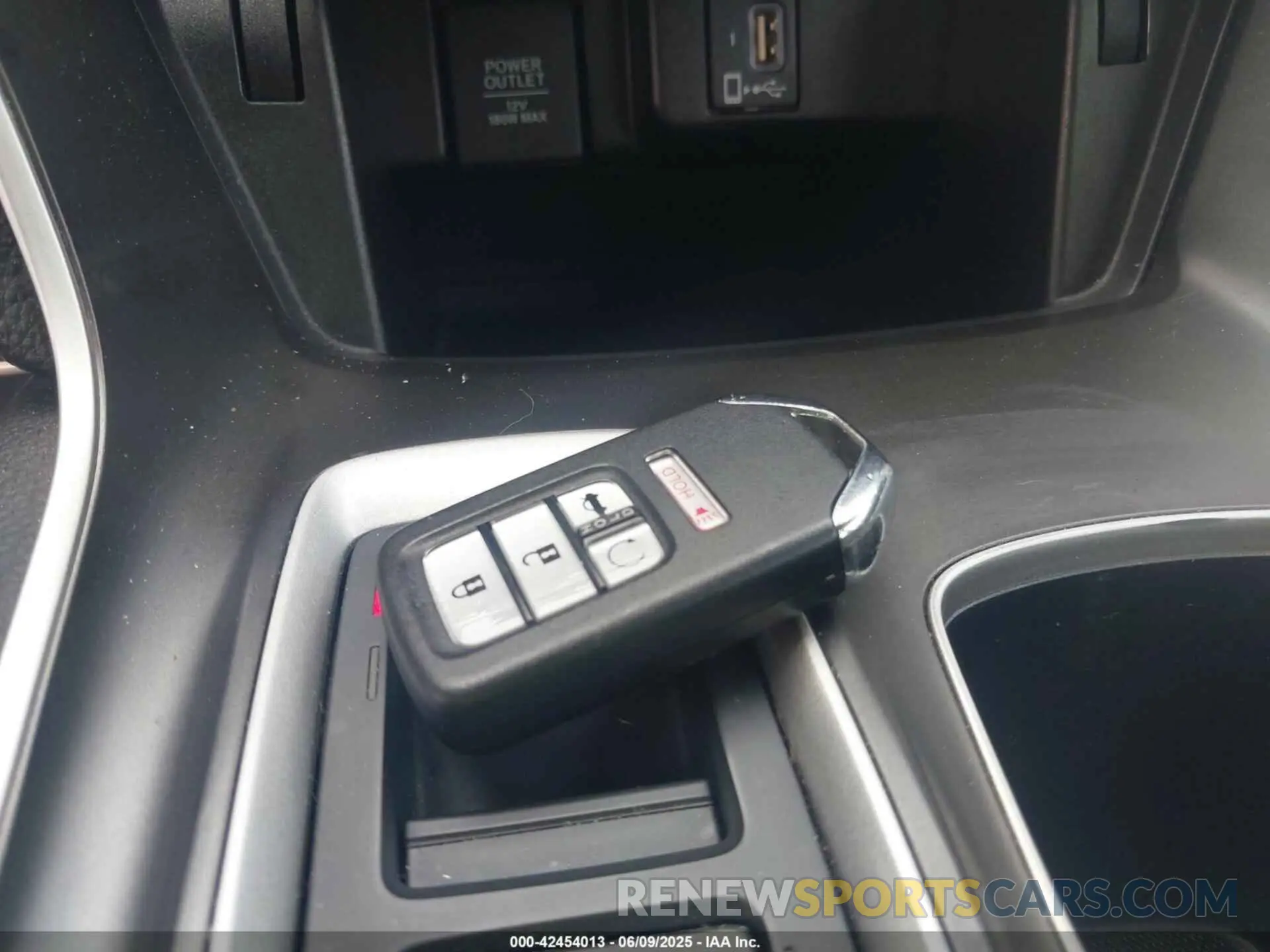 11 Photograph of a damaged car 1HGCV2F35KA015507 HONDA ACCORD 2019