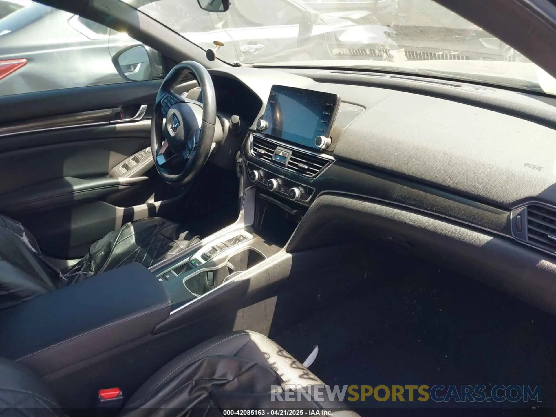 5 Photograph of a damaged car 1HGCV2F35KA025423 HONDA ACCORD 2019