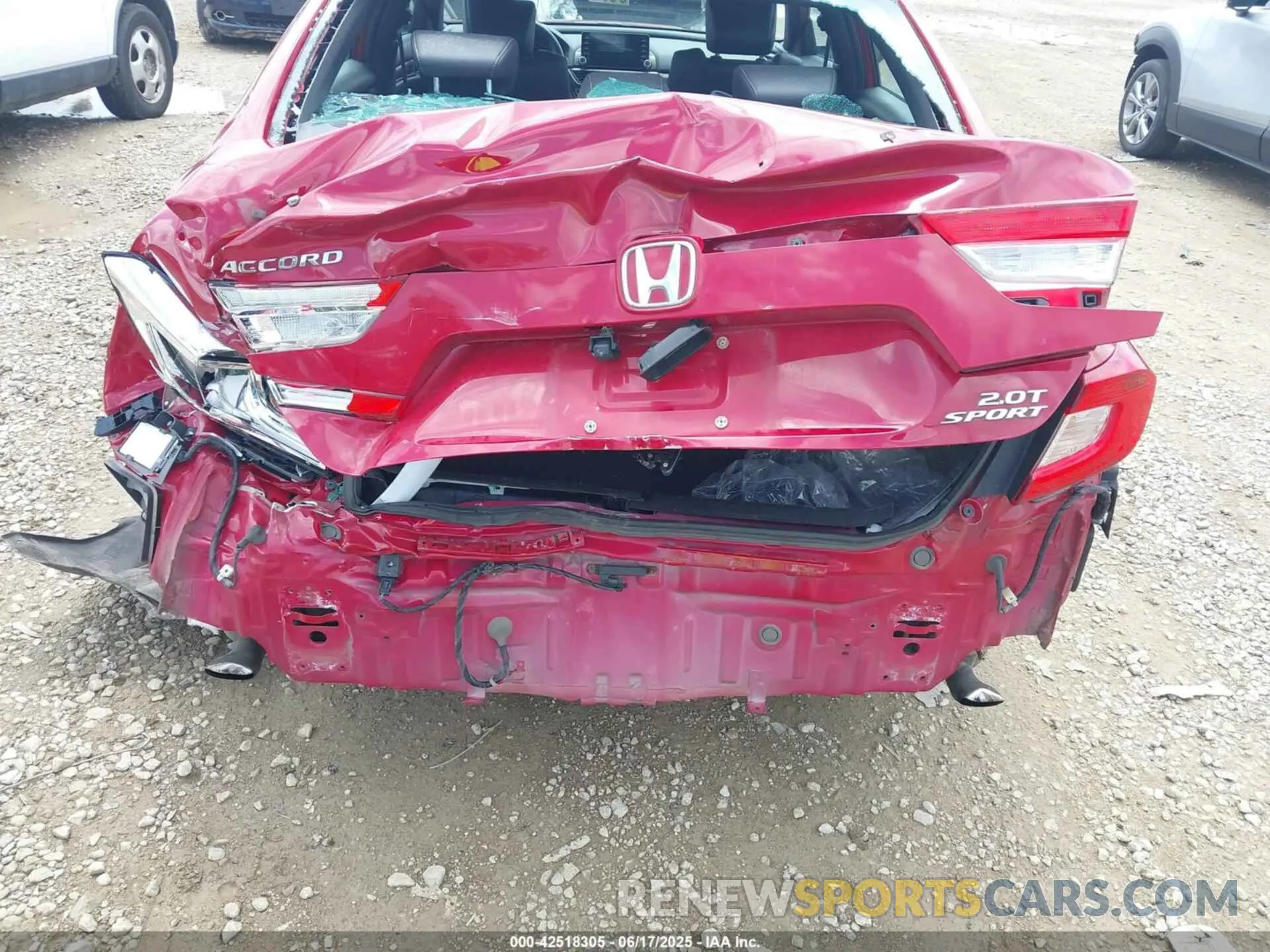 18 Photograph of a damaged car 1HGCV2F36KA013605 HONDA ACCORD 2019