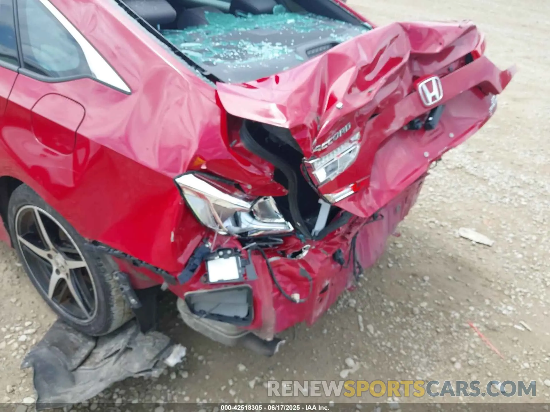 6 Photograph of a damaged car 1HGCV2F36KA013605 HONDA ACCORD 2019