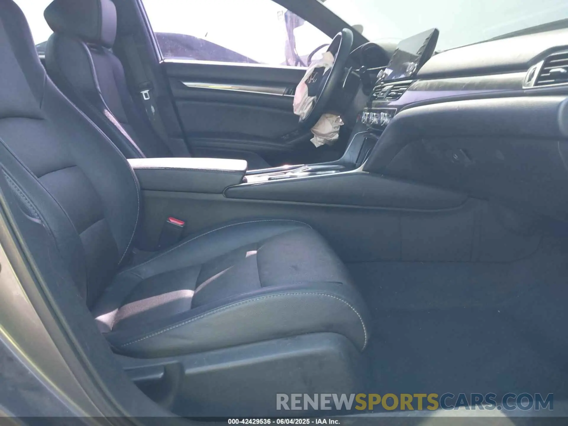 5 Photograph of a damaged car 1HGCV2F36KA024510 HONDA ACCORD 2019