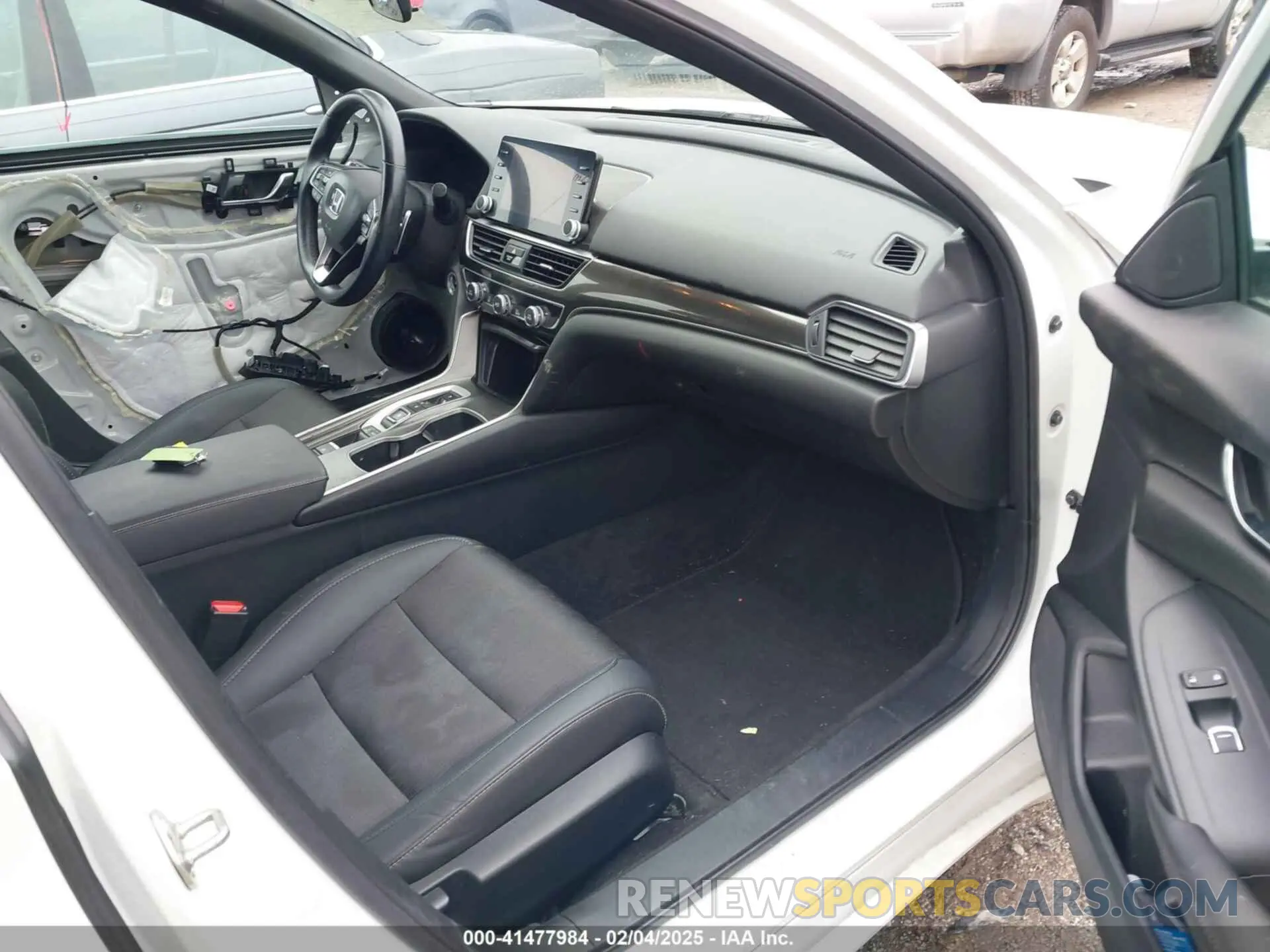 5 Photograph of a damaged car 1HGCV2F36KA036141 HONDA ACCORD 2019