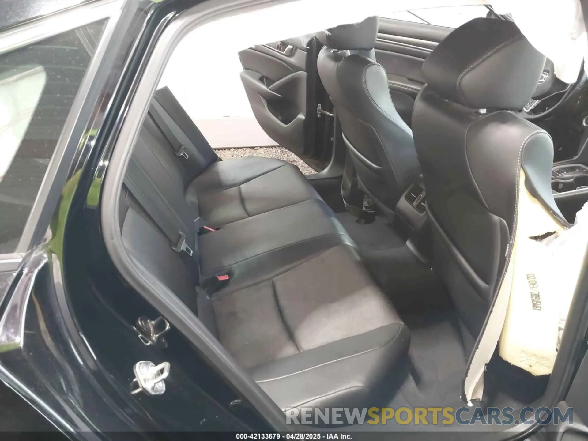 8 Photograph of a damaged car 1HGCV2F37KA011278 HONDA ACCORD 2019