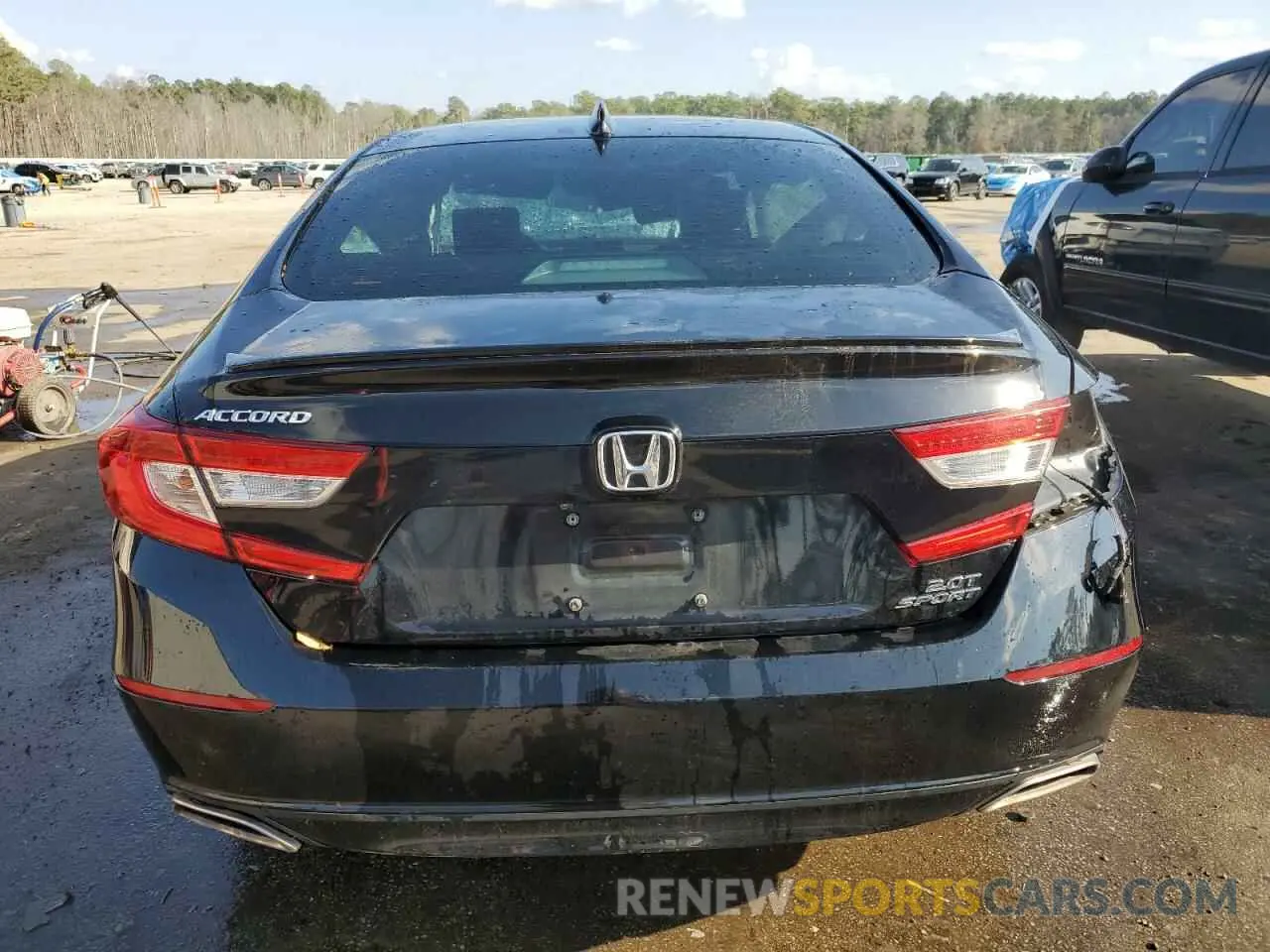 6 Photograph of a damaged car 1HGCV2F37KA033295 HONDA ACCORD 2019