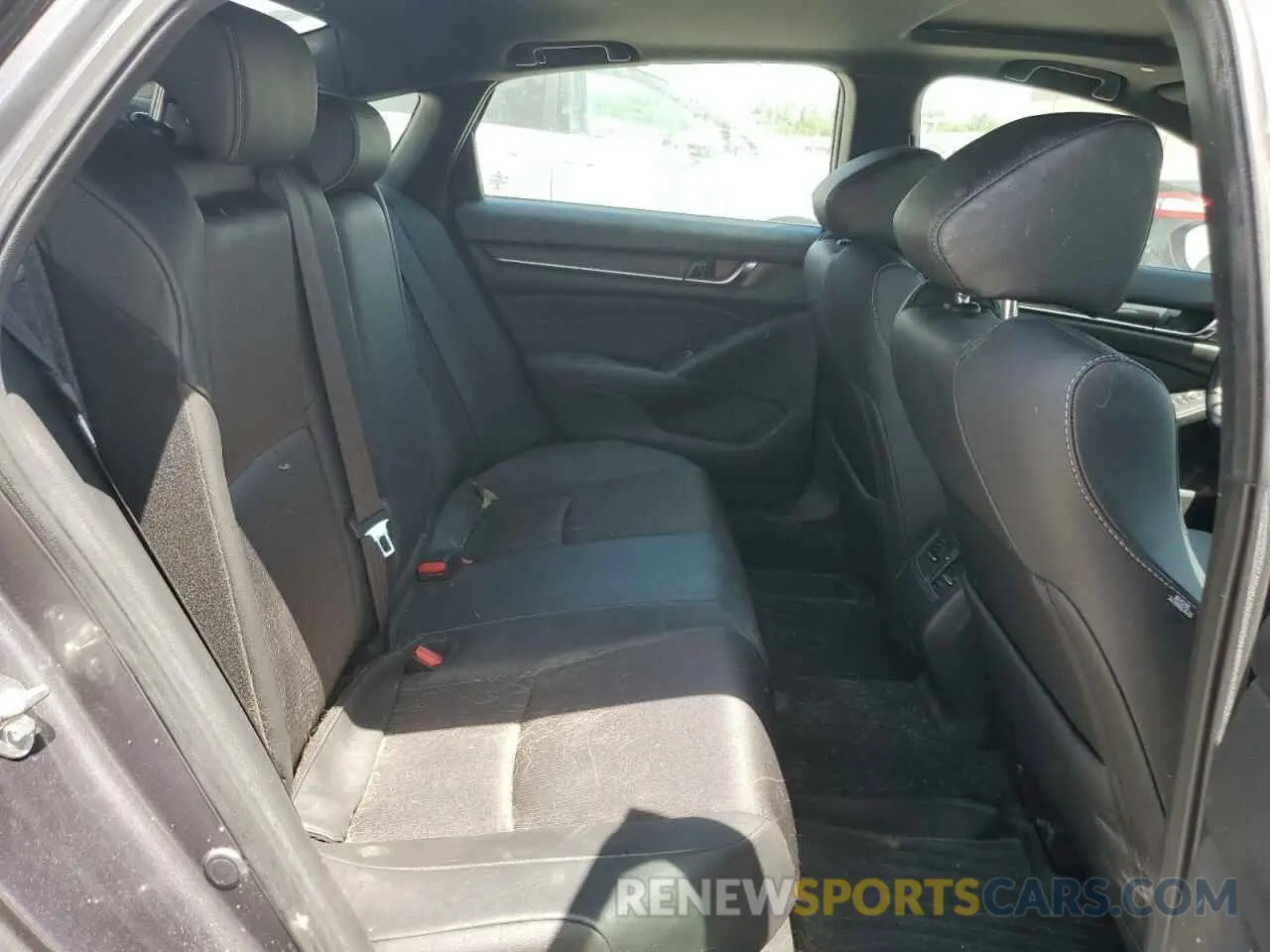 10 Photograph of a damaged car 1HGCV2F37KA033801 HONDA ACCORD 2019