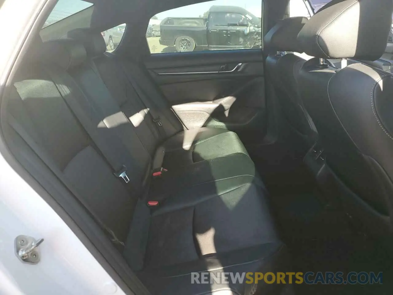 10 Photograph of a damaged car 1HGCV2F38KA005313 HONDA ACCORD 2019