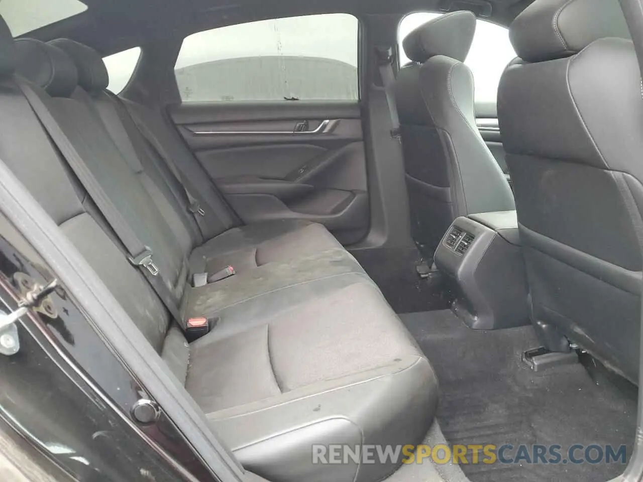 10 Photograph of a damaged car 1HGCV2F39KA005465 HONDA ACCORD 2019