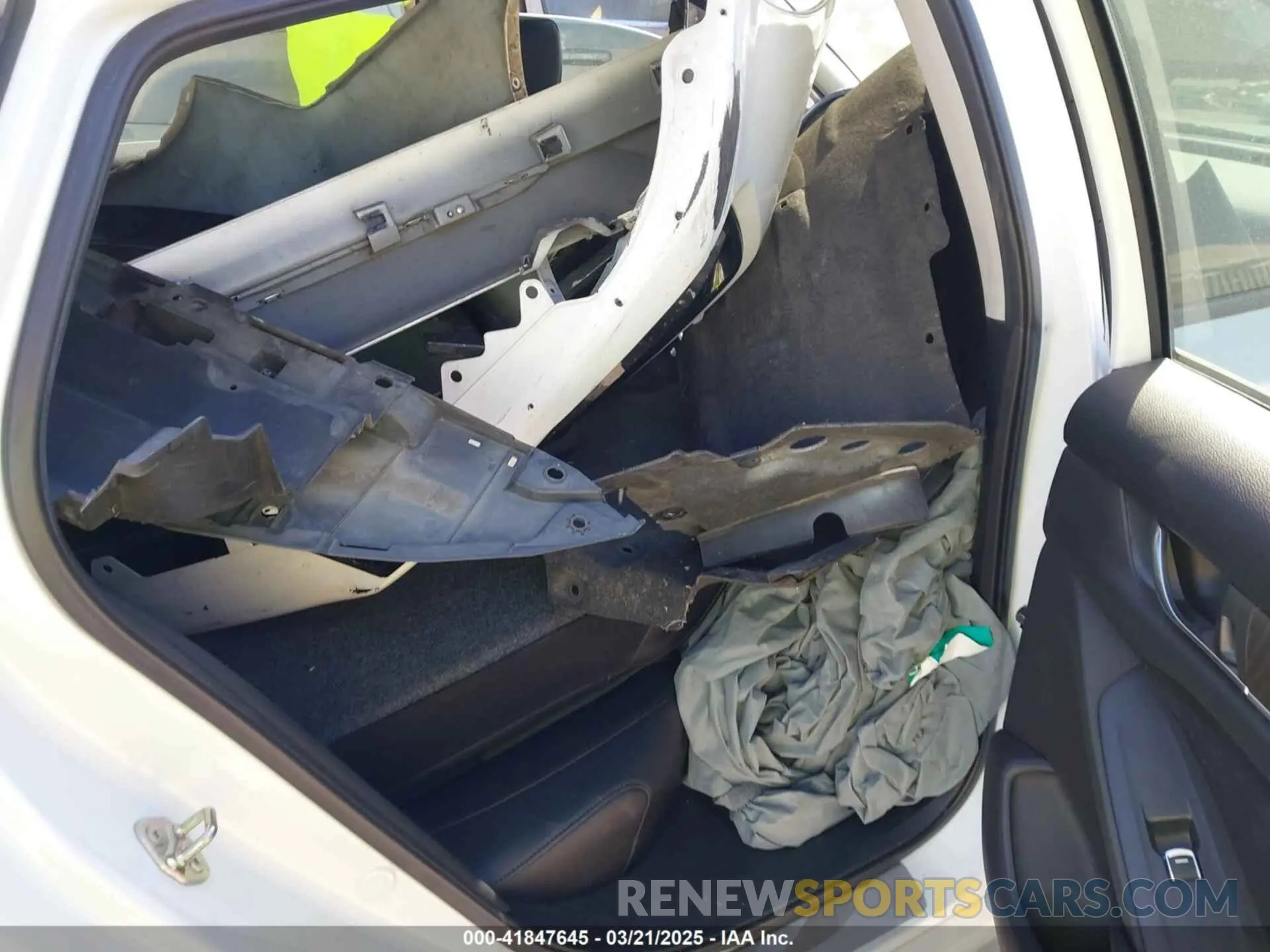 8 Photograph of a damaged car 1HGCV2F51KA020155 HONDA ACCORD 2019