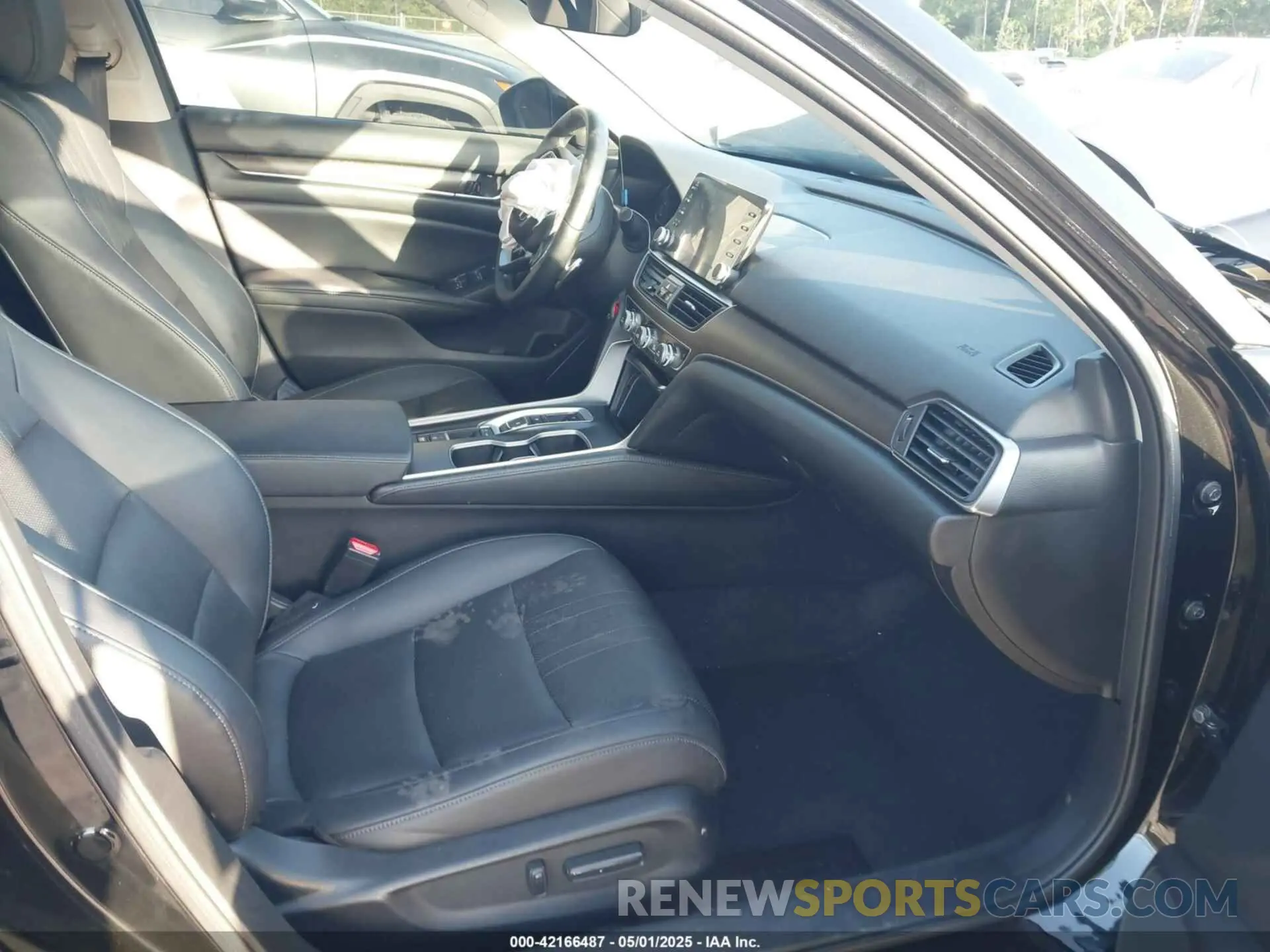 5 Photograph of a damaged car 1HGCV2F51KA020723 HONDA ACCORD 2019