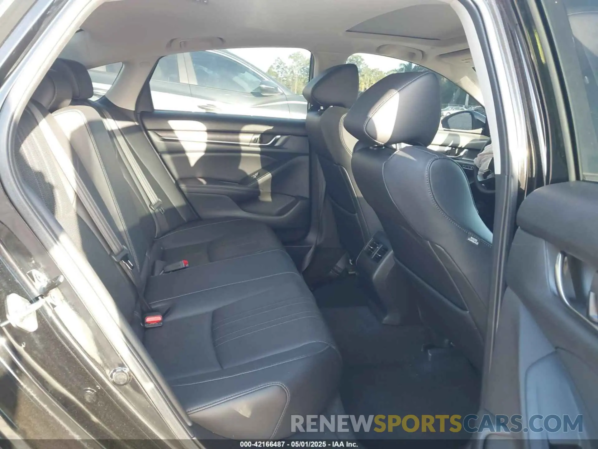 8 Photograph of a damaged car 1HGCV2F51KA020723 HONDA ACCORD 2019