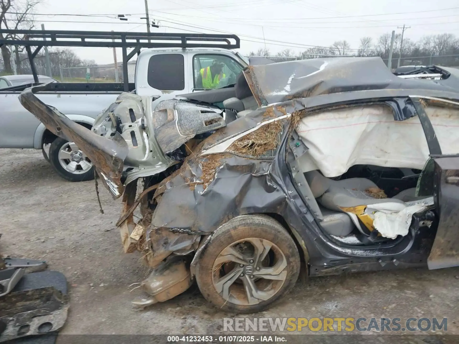 18 Photograph of a damaged car 1HGCV2F55KA012432 HONDA ACCORD 2019